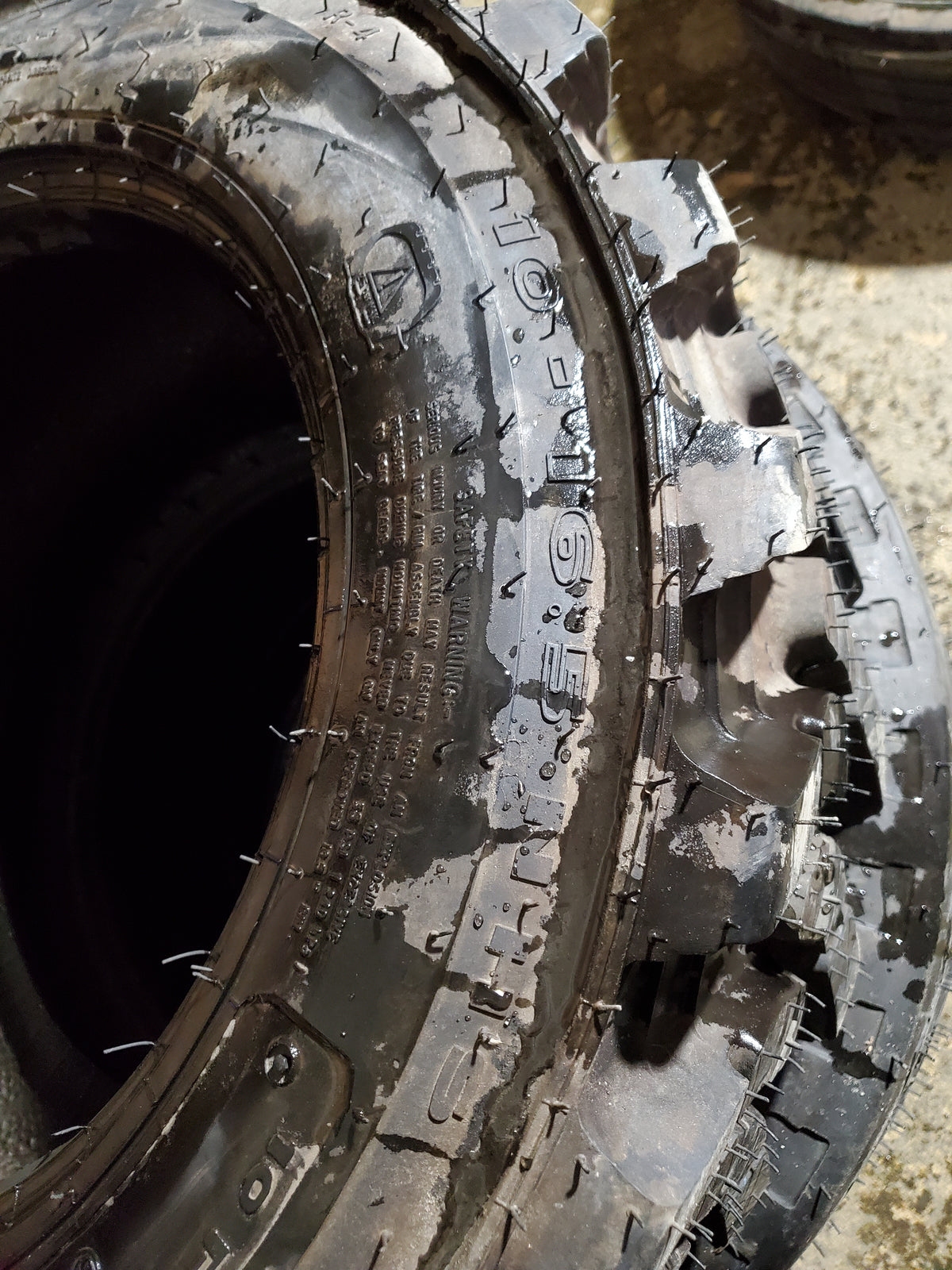 GALAXY SKIDDO BSW  10 16.5 134A2 10PLY SKID STEER TIRE 113260