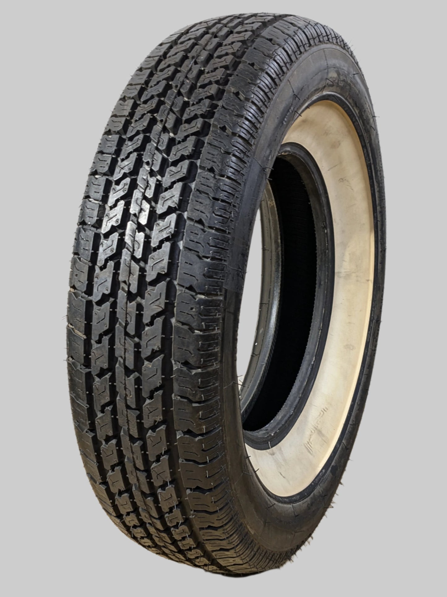 NEW OLD STOCK COKER CLASSIC NOSTALGIA WW 2-1/2" P 215 75 14 98P TIRE 538900