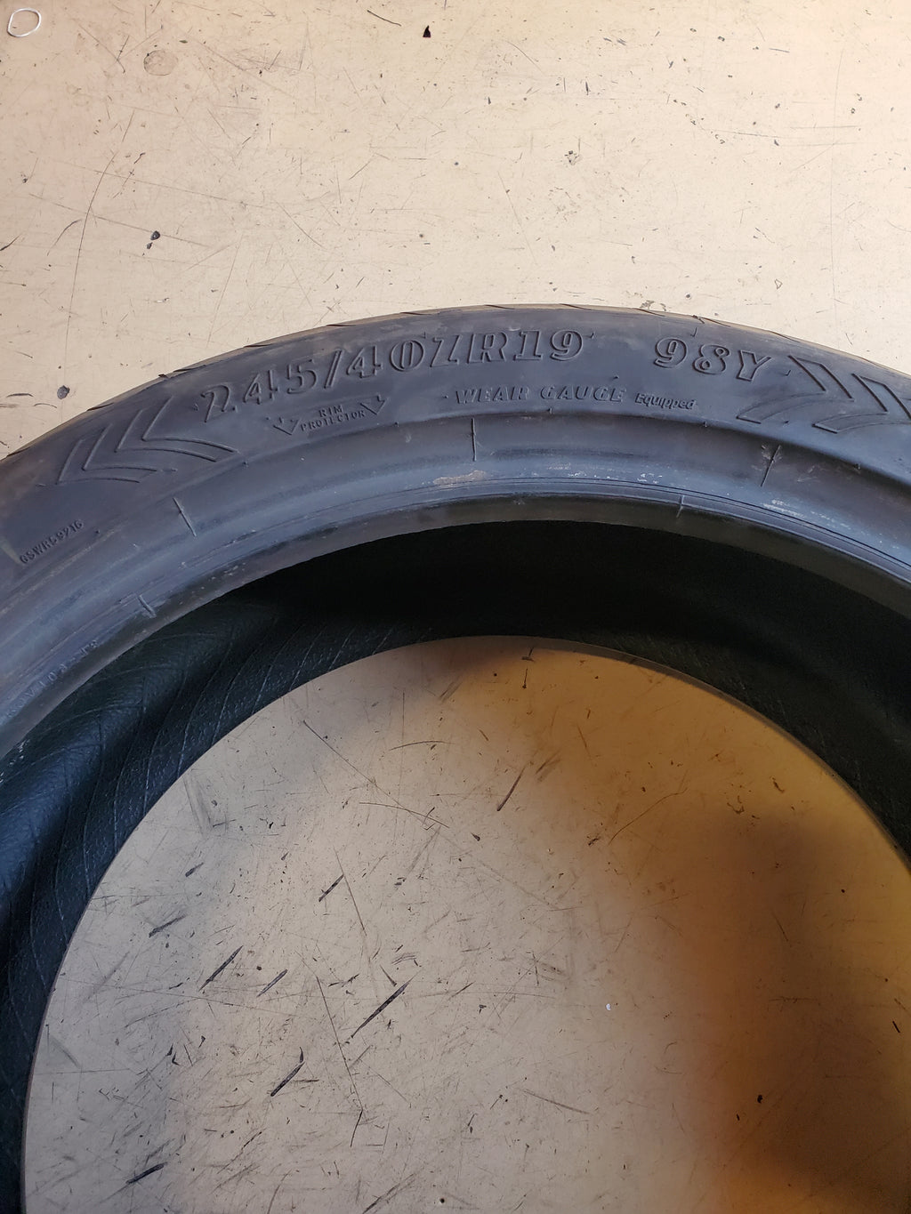 USED OLD STOCK GOODYEAR EAGLE EXHILARATE P 245 40 19 98Y XL UHP TIRE 104012568