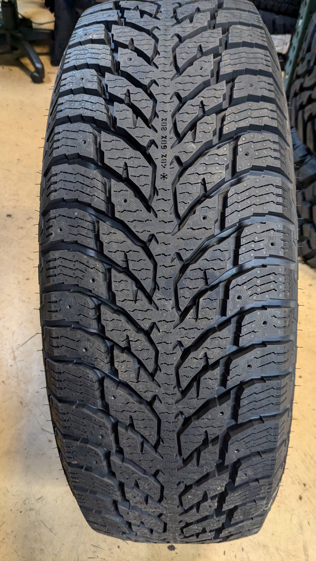 NOKIAN HAKKAPELLIITTA LT3 BSW LT 275 65 20 126/123Q 10PLY WINTER TIRE TS32406