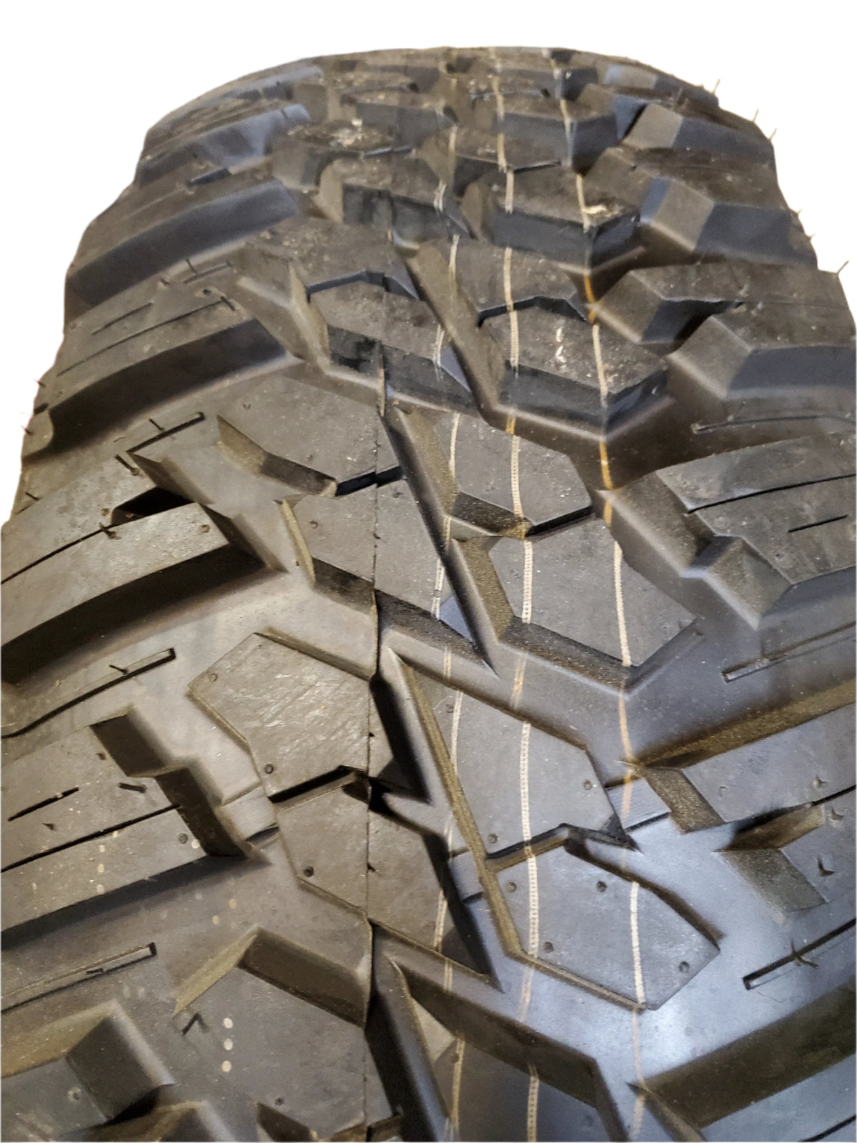 KANATI MUD HOG M/T BSW LT 37 12.5 17 116Q 6PLY MUD TIRE L1737125C252