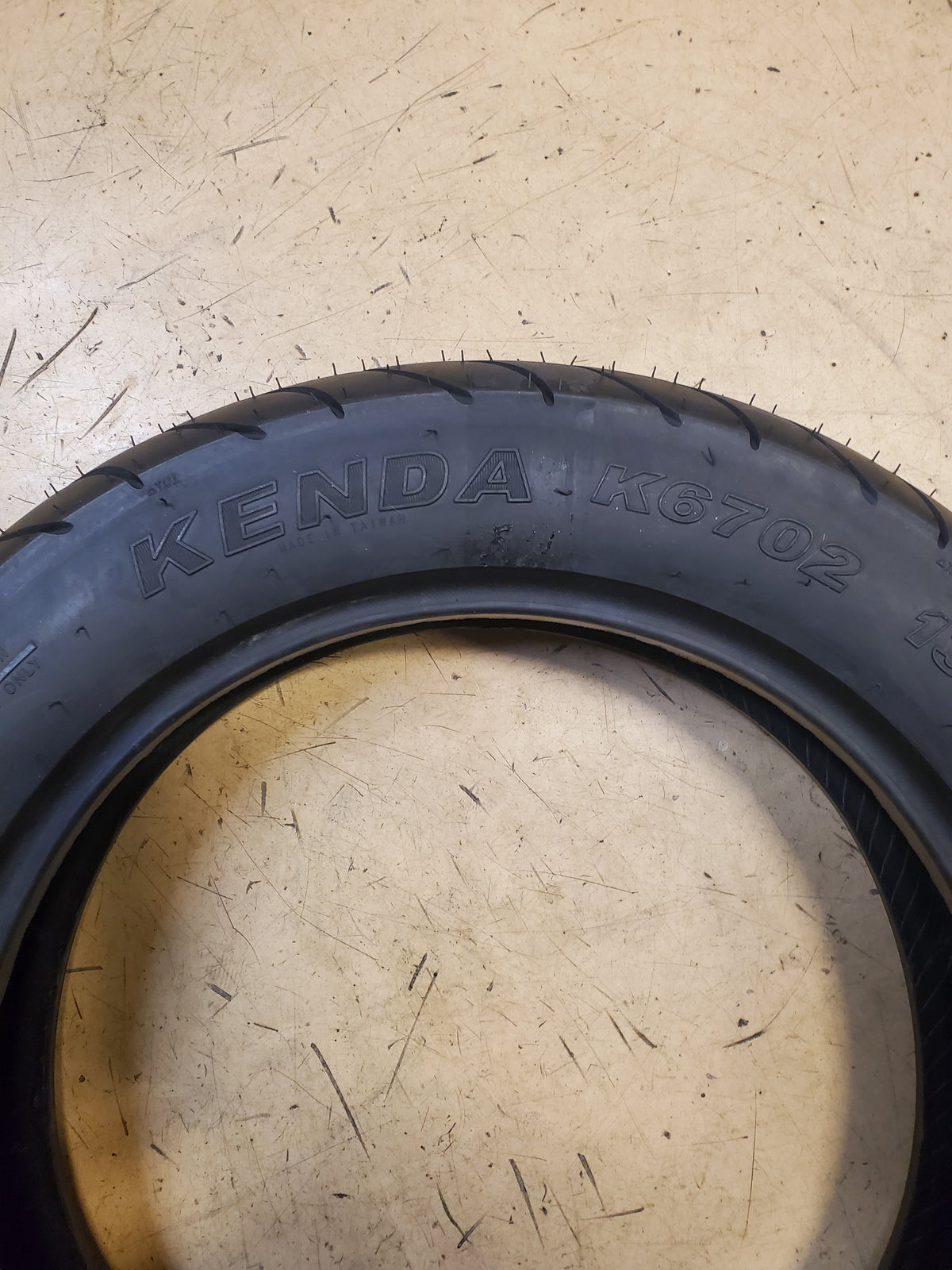 KENDA K6702 CATACLYSM BSW  130 90 16 73H REAR MOTORCYCLE TIRE 46702160201