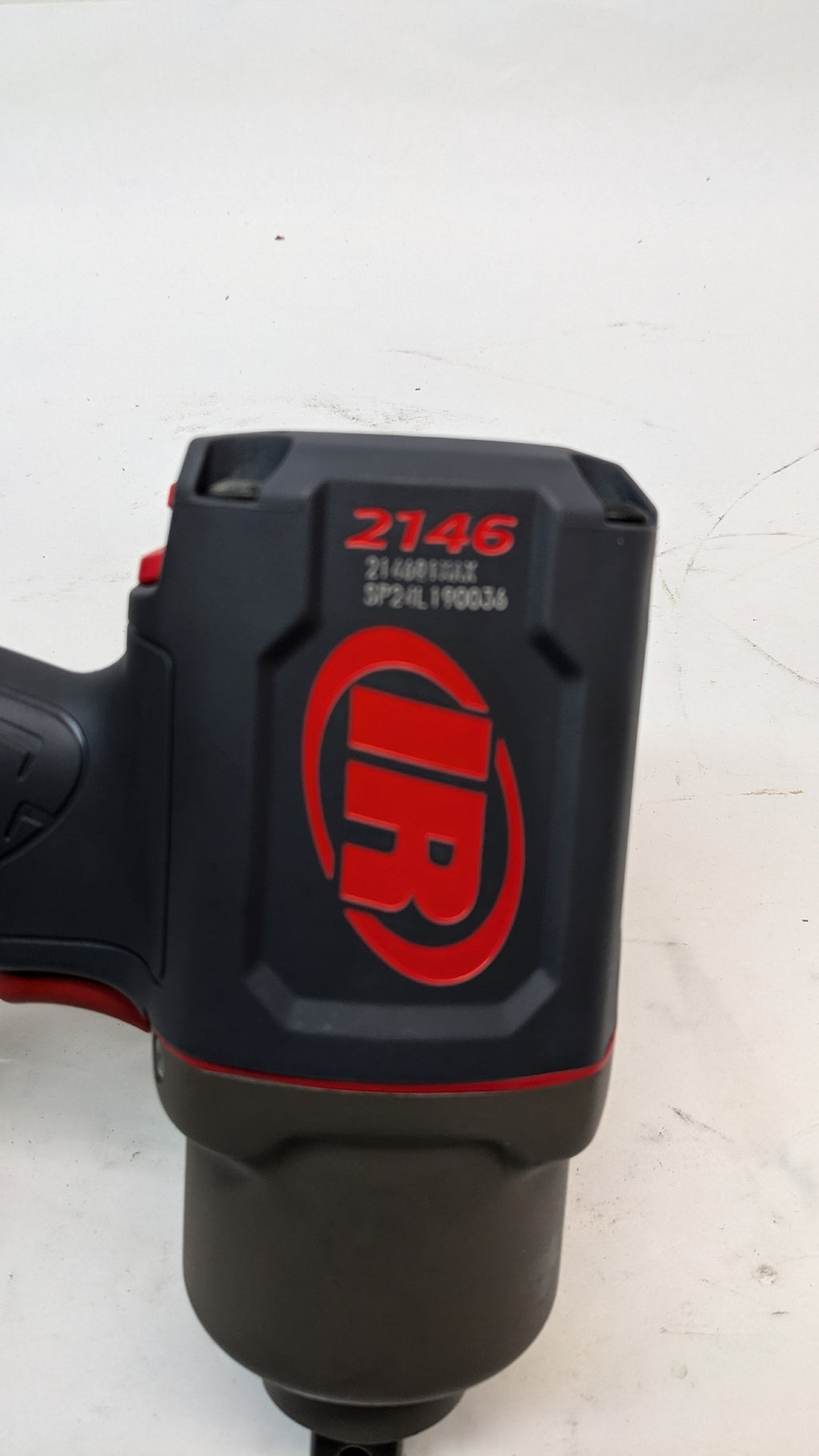 INGERSOLL RAND 3/4-INCH-DRIVE AIR IMPACT WRENCH WITH QUIET PISTOL-GRIP DESIGN 2146Q1MAX