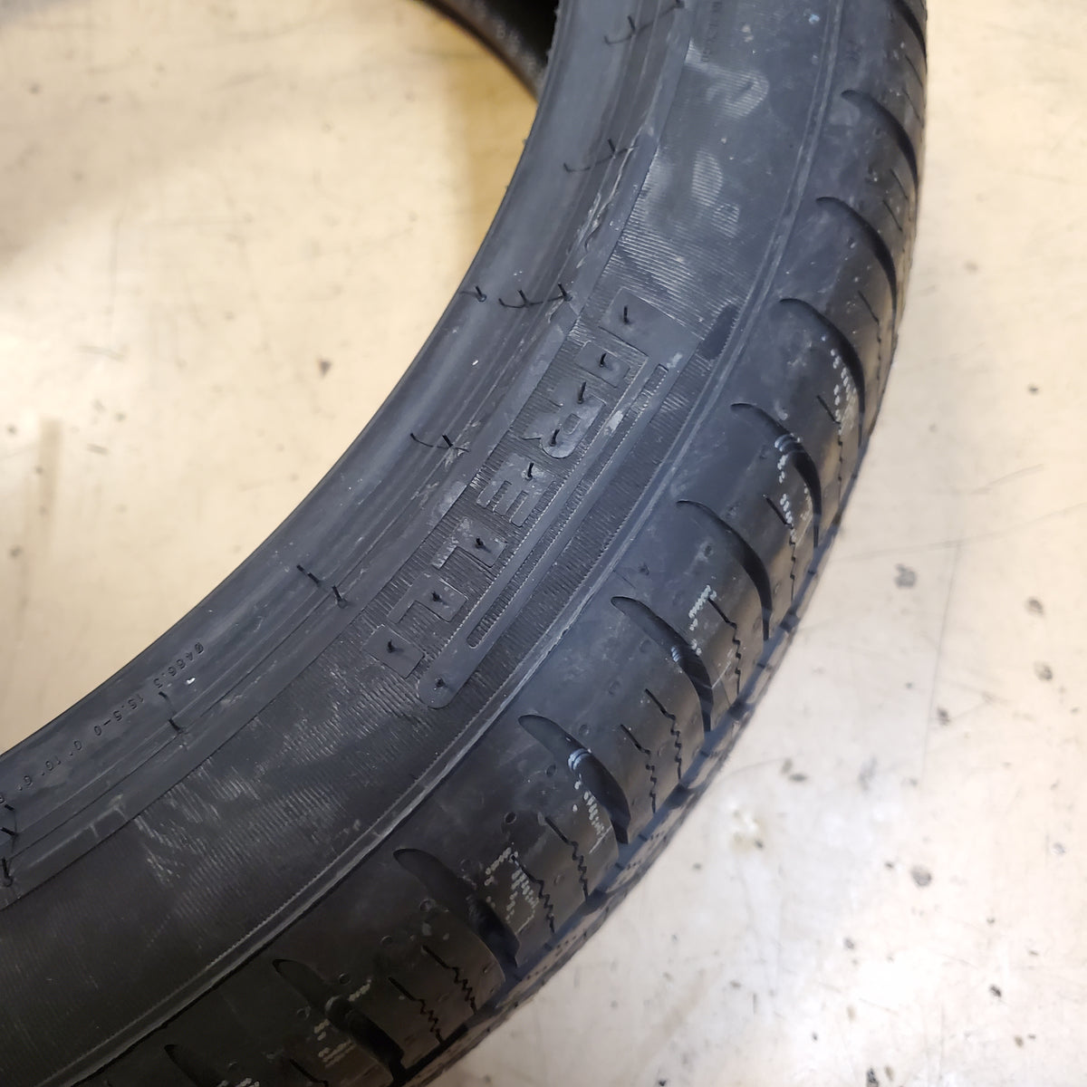 2 PIRELLI P ZERO ALL SEASON PLUS FOAM ELECT P 235 40 19 96V XL UHP TIRE 4206400