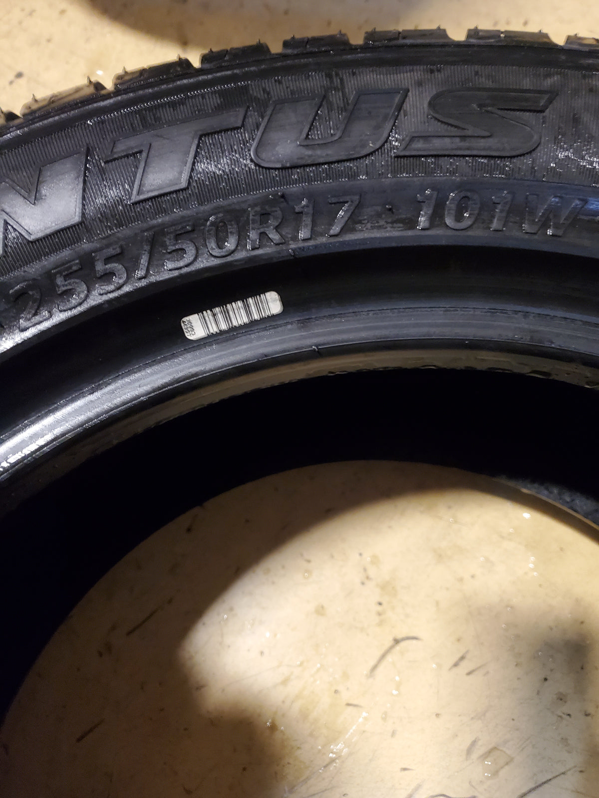 HANKOOK VENTUS ST RH06 BSW P 255 50 17 101W ALL SEASON TIRE 1004322