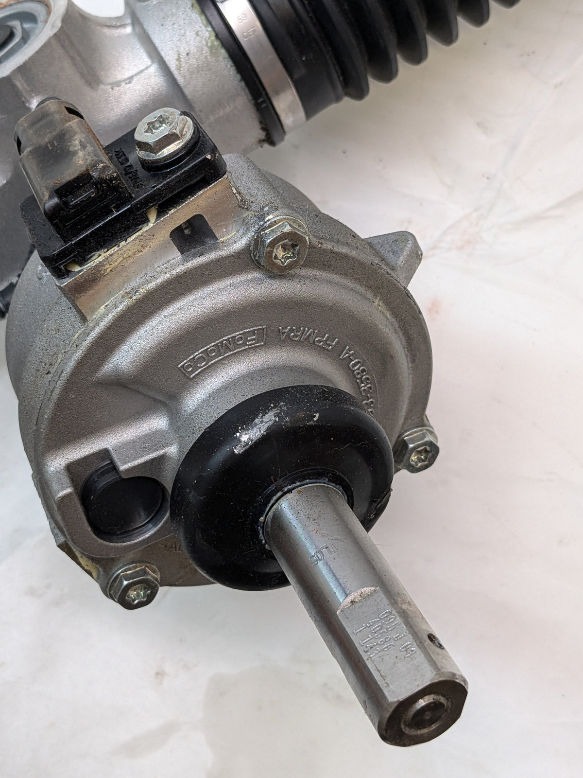 GENUINE FOMOCO RACK AND PINION ASSEMBLY FORD EXPLORER A0033092
