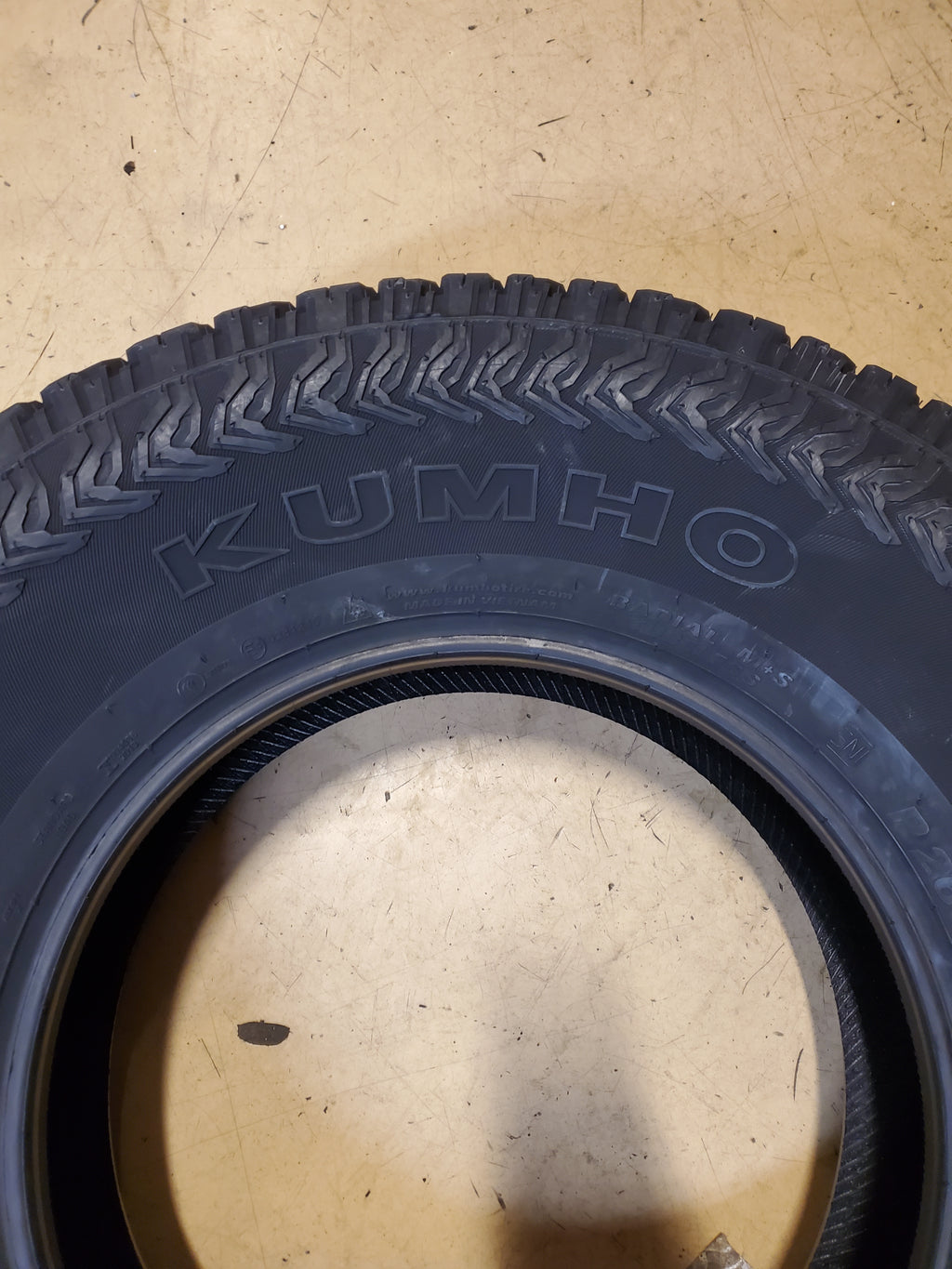 4 KUMHO ROAD VENTURE AT51 BSW P 265 75 16 114T ALL TERRAIN TIRE 2178123