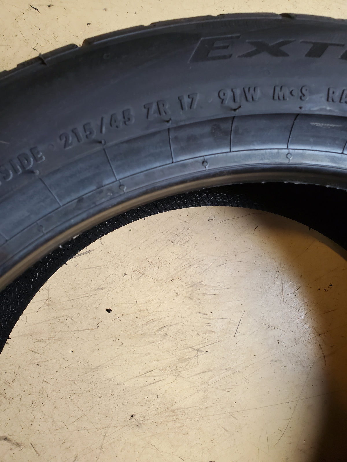 CONTINENTAL EXTREMECONTACT DWS06 PLUS P 215 45 17 91W XL UHP TIRE 15572680000