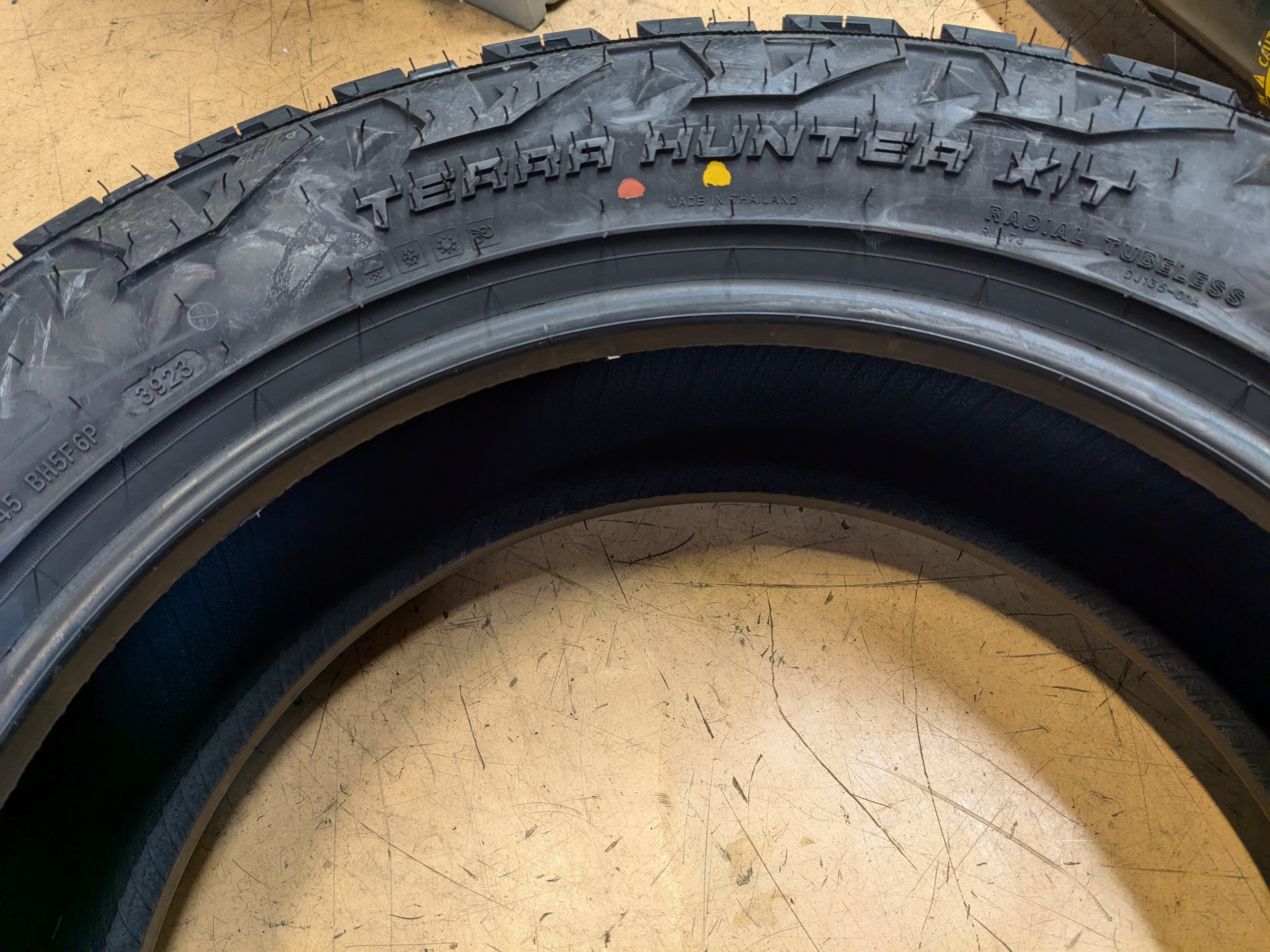 VENOM POWER TERRA HUNTER X/T BSW P 235 60 18 107H XL ALL TERRAIN TIRE TVPXT74
