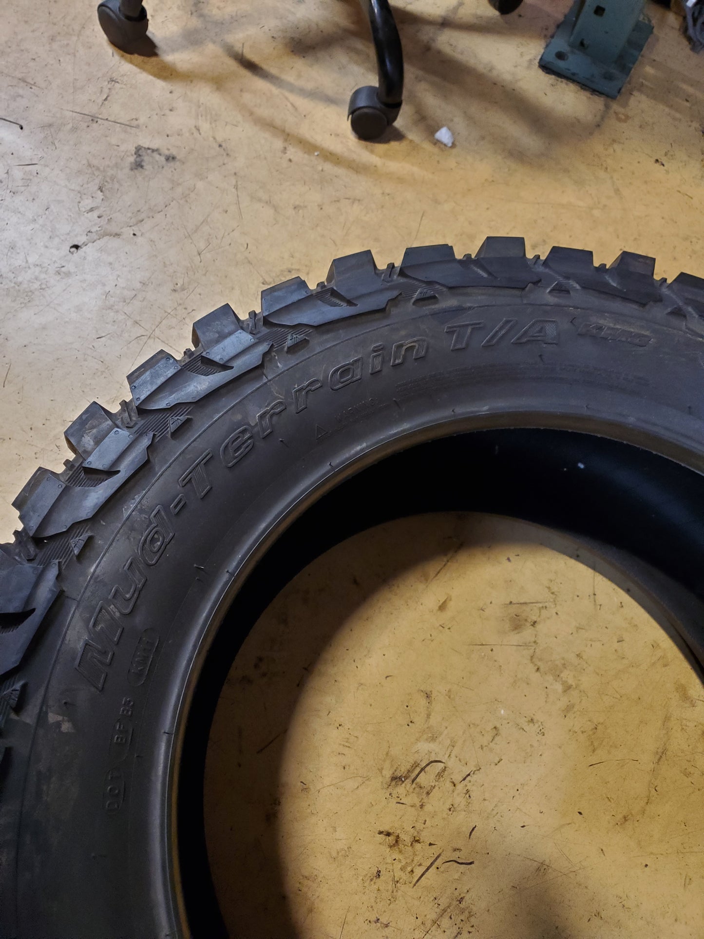 NOS BFGOODRICH MUD TERRAIN T/A KM3 LT 295 55 20 123/120Q 10PLY MUD TIRE 63019
