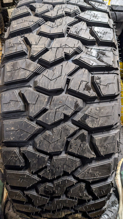 2 AMERICAN ROADSTAR R/T RRL LT 285 70 17 126/123Q 10PLY ALL TERRAIN TIRE ARSRT11
