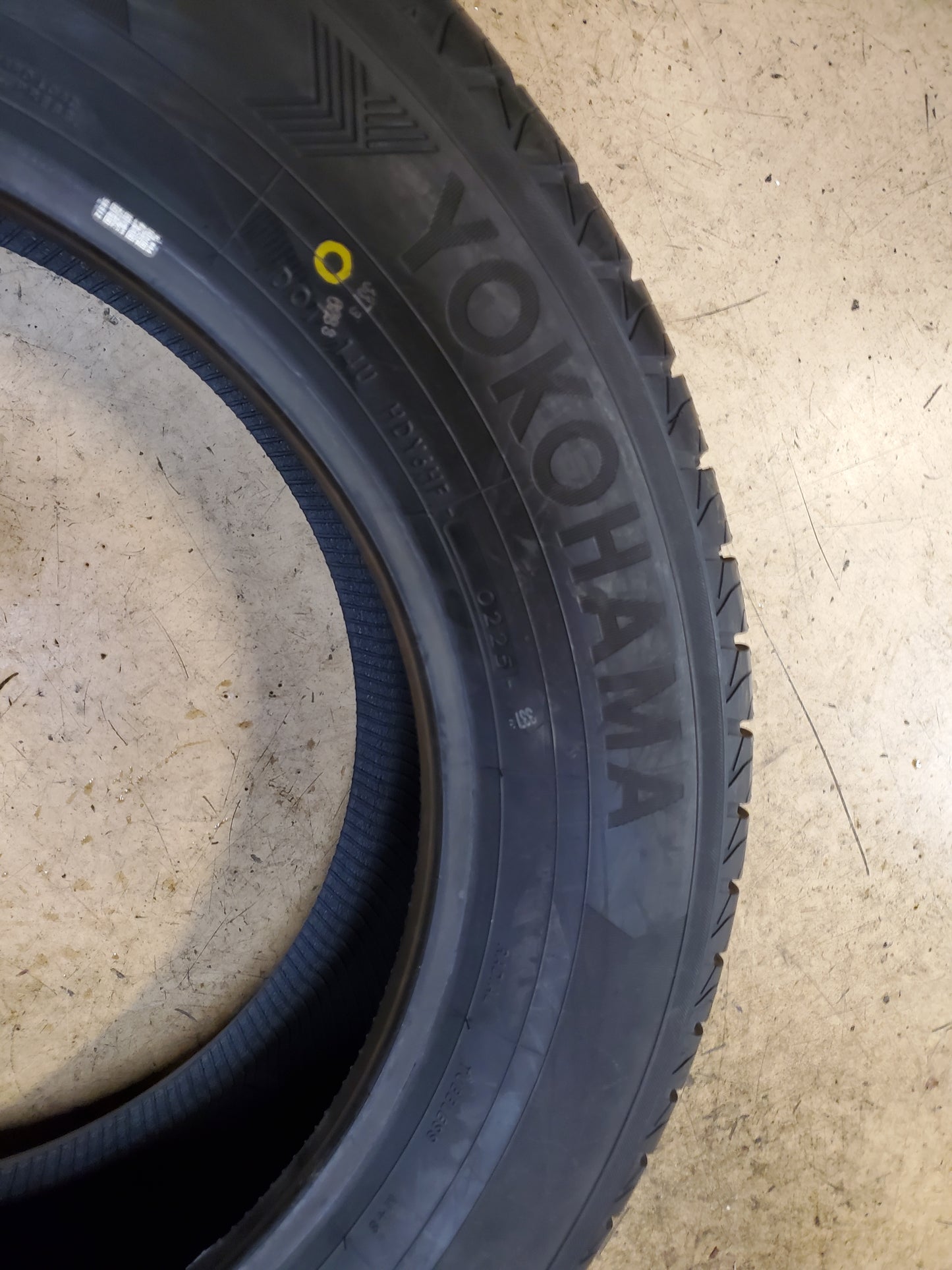 YOKOHAMA AVID ASCEND GT BSW P 225 60 18 100H ALL SEASON TIRE 110132736
