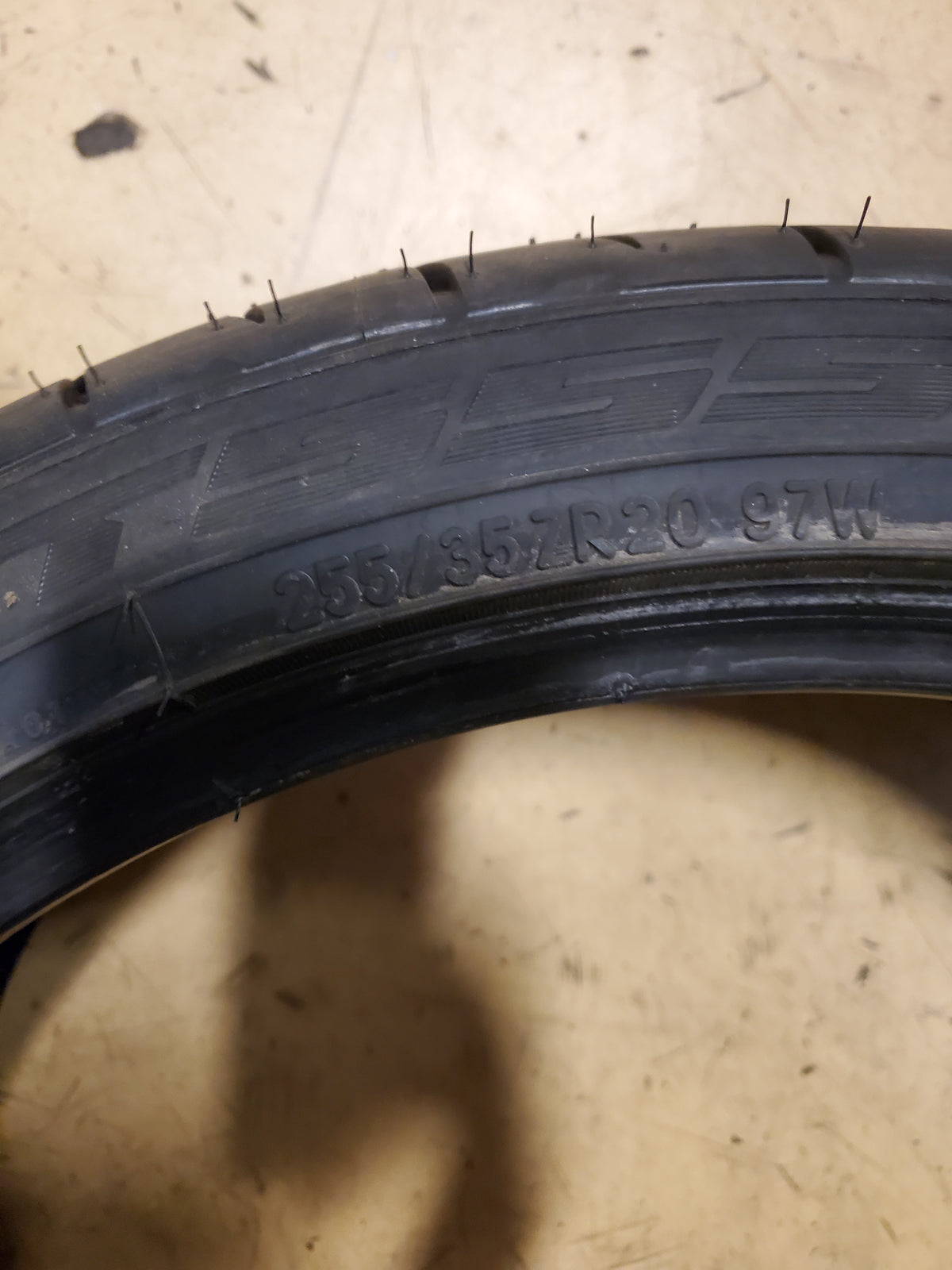 NITTO NT555 G2 BSW P 255 35 20 97W XL UHP TIRE 211010