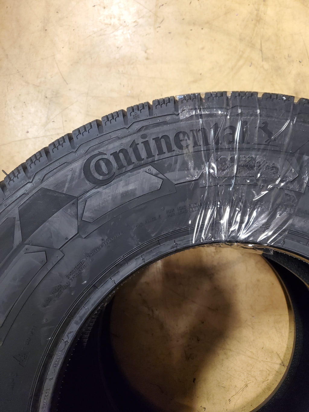 2 CONTINENTAL VANCONTACT WINTER P 245 75 16 120/116Q 10PLY TIRE 4531650000