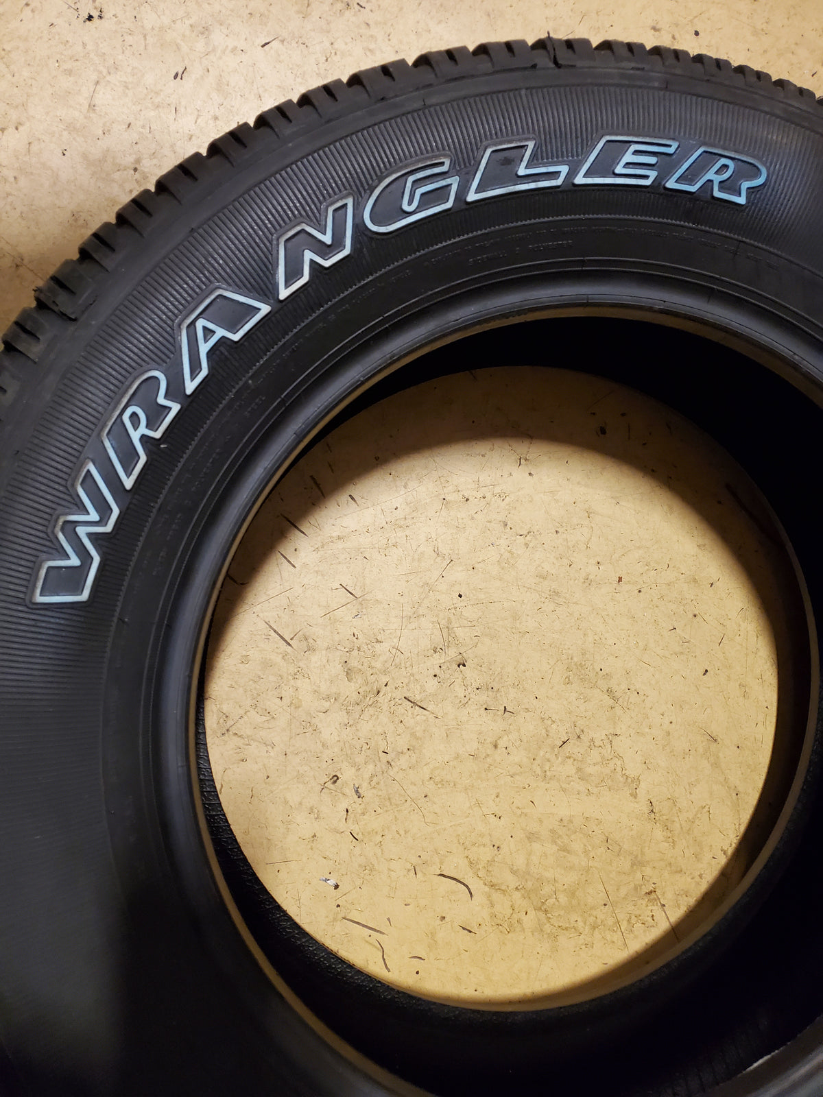 GOODYEAR WRANGLER SR-A OWL P 275 60 20 114S ALL SEASON TIRE 183934492