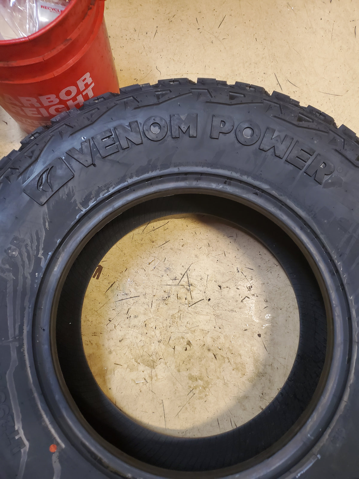 VENOM POWER TERRA HUNTER X/T BSW LT 295 70 18 129/126R 10PLY TIRE SVPXT14