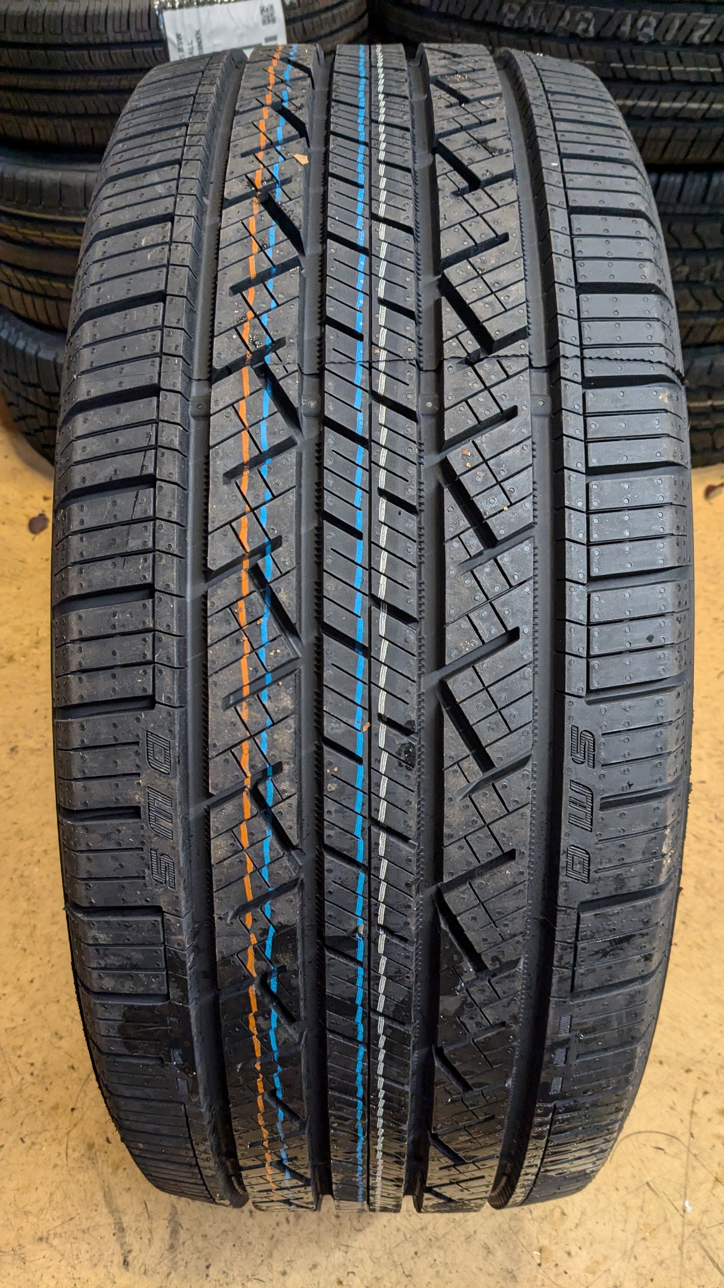 CONTINENTAL CROSS CONTACT LX25 BSW P 285 45 22 114H XL ALL SEASON TIRE 15492530000