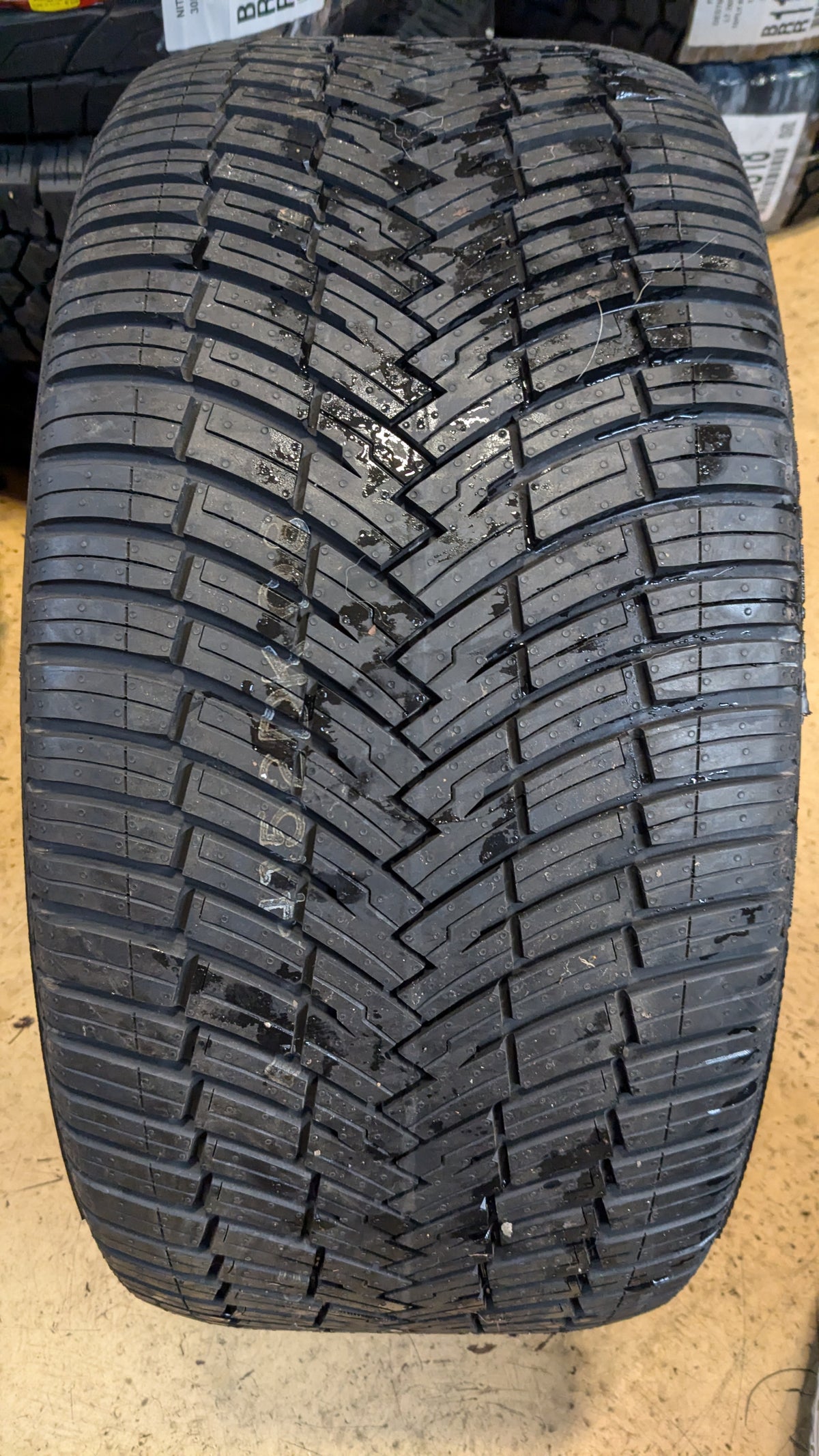 PIRELLI SCORPION ALL SEASON SF2 BSW P 295 40 21 111H XL ALL SEASON TIRE 4547700