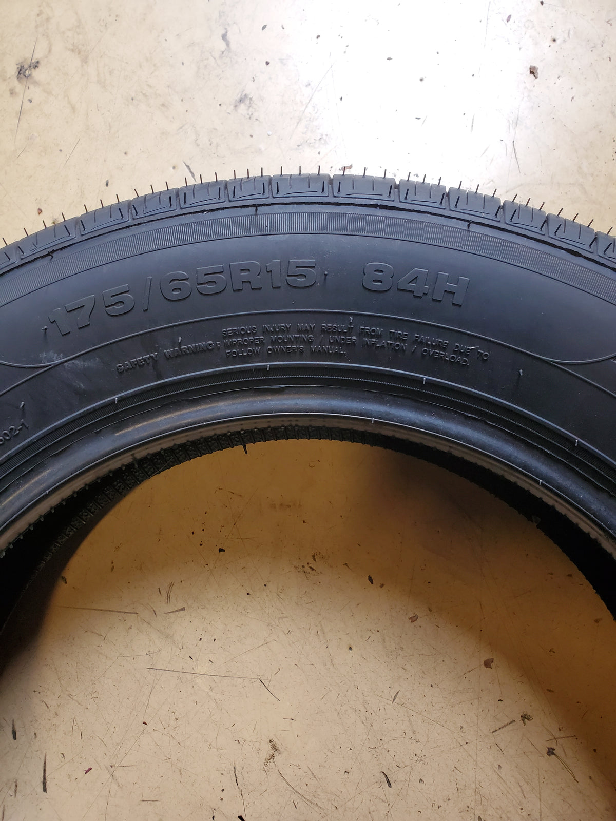 ARMSTRONG BLU-TRAC PC BSW P 175 65 15 84H ALL SEASON TIRE 1200046720