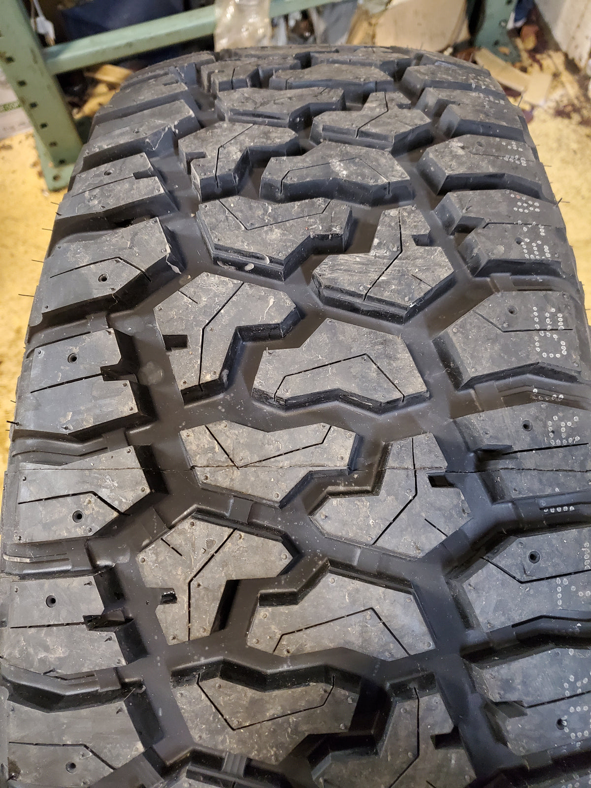 BLACKHAWK RIDGECRAWLER R/T BSW LT 35 12.5 17 125Q 10PLY RUGGED TIRE 1600467K