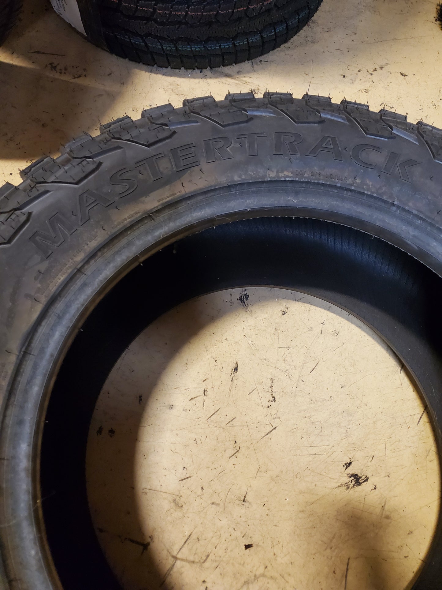 MASTERTRACK BADLANDS R/T BSW LT 35 12.5 20 125Q 12PLY RUGGED TIRE MASTRT013