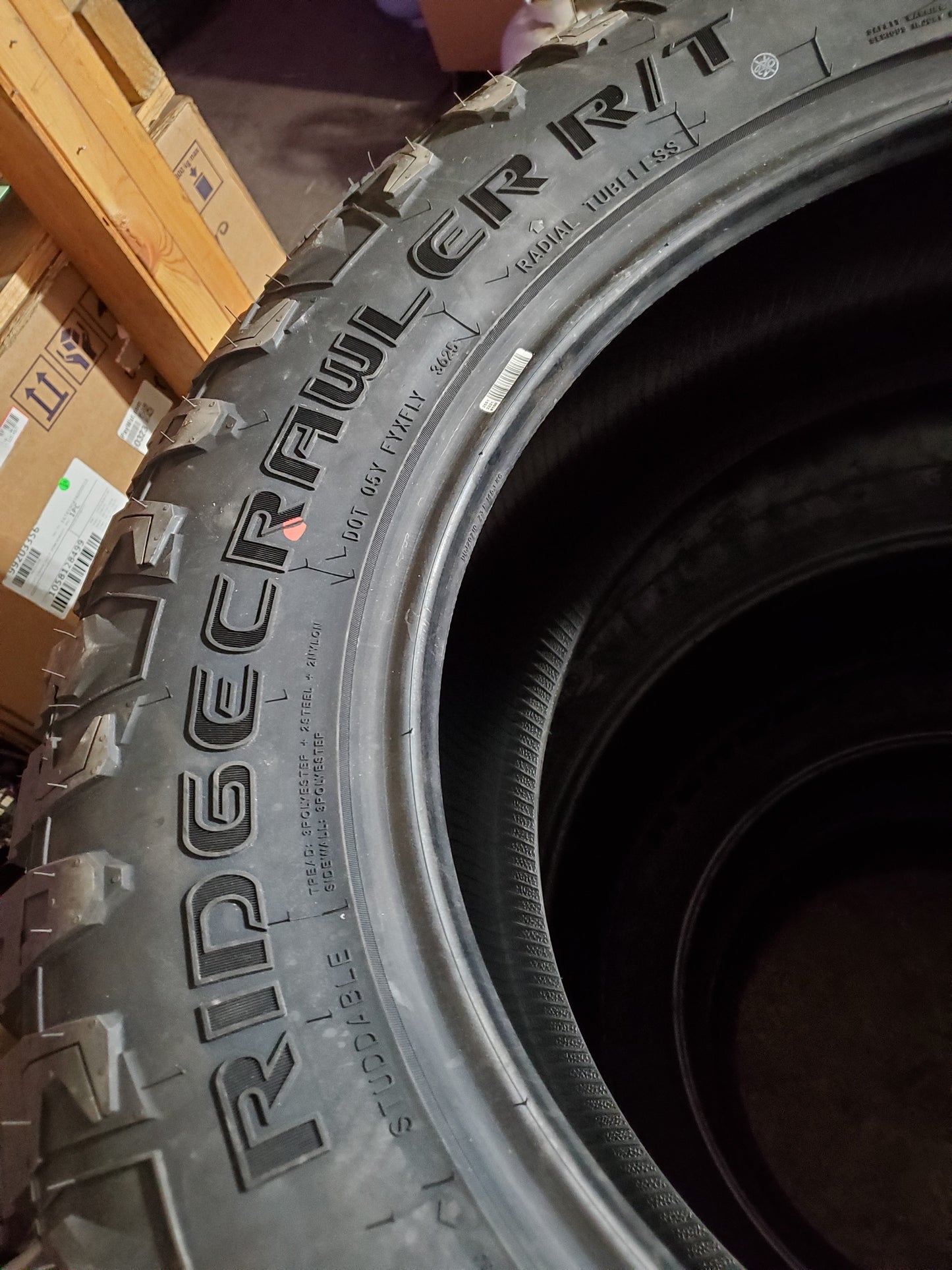 BLACKHAWK RIDGECRAWLER R/T BSW LT 275 65 20 126/123Q 10PLY RUGGED TERRAIN TIRE 1600481K