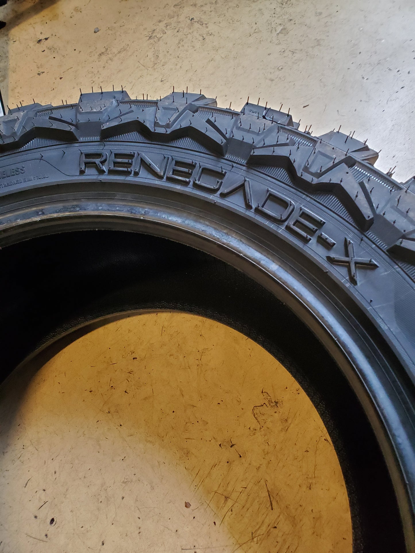 2 RADAR RENEGADE-X BSW LT 33 12.5 20 114Q 10PLY MUD TIRE RACSTH0043