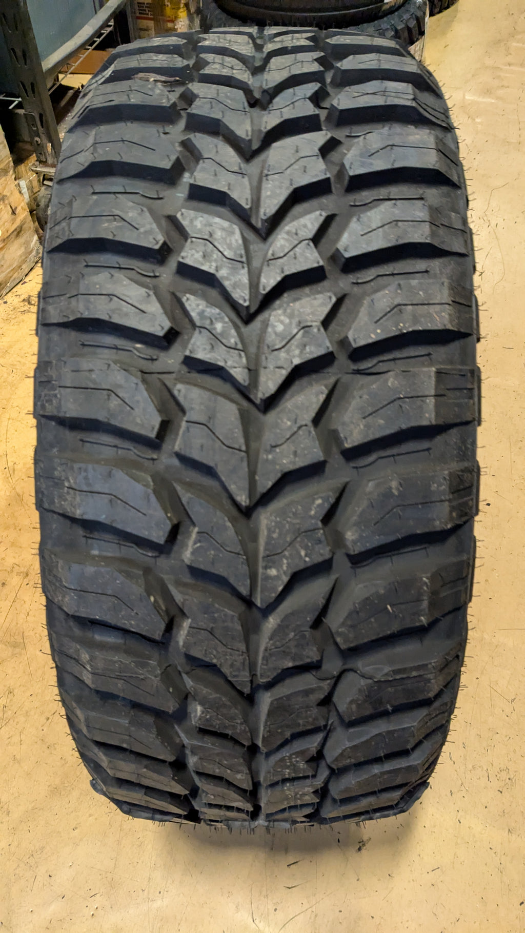 ROADONE AETHON M/T BSW LT 37 13.5 26 117Q 10PLY MUD TERRAIN TIRE AR1039