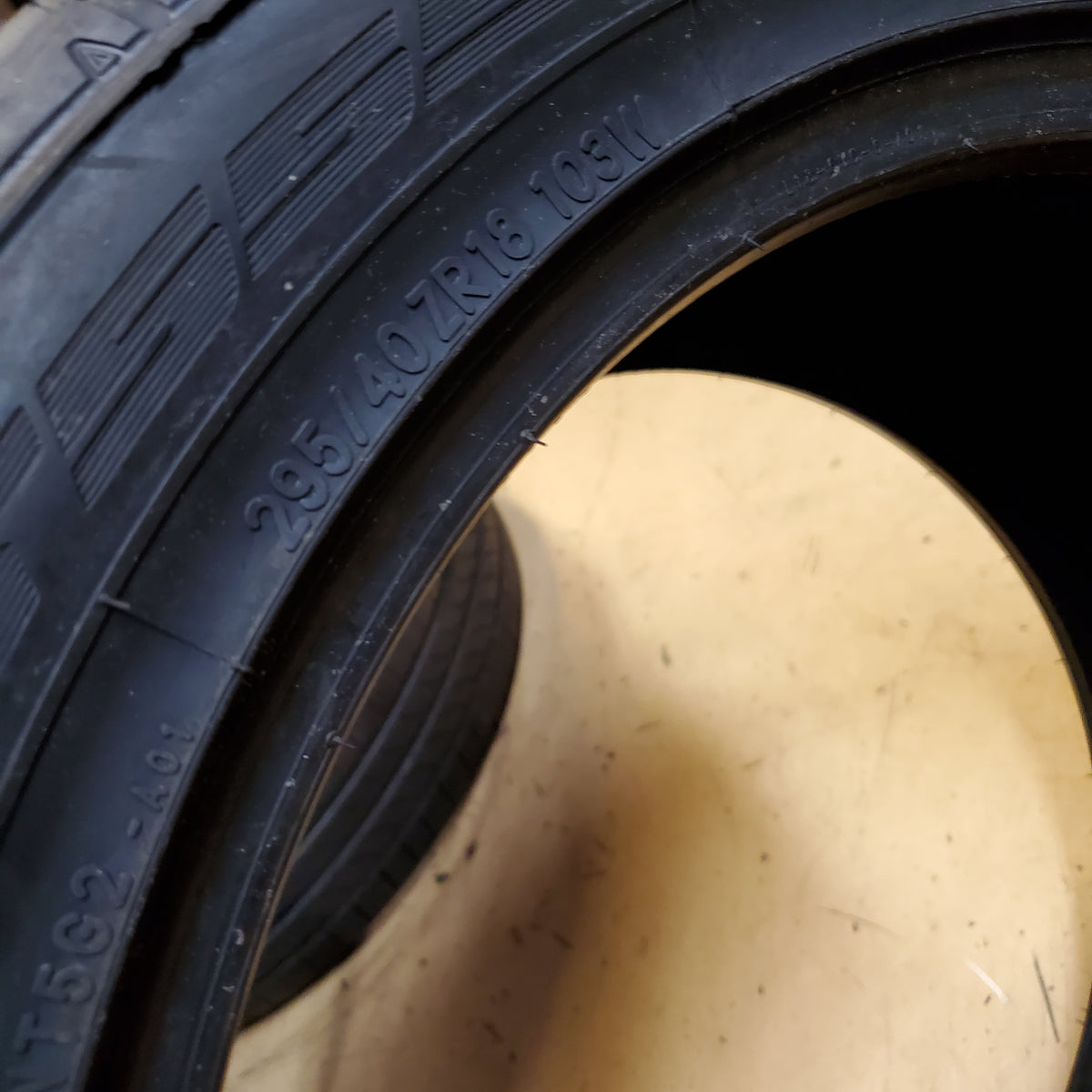 NITTO NT555 G2 BSW P 295 40 18 103W UHP TIRE 211260