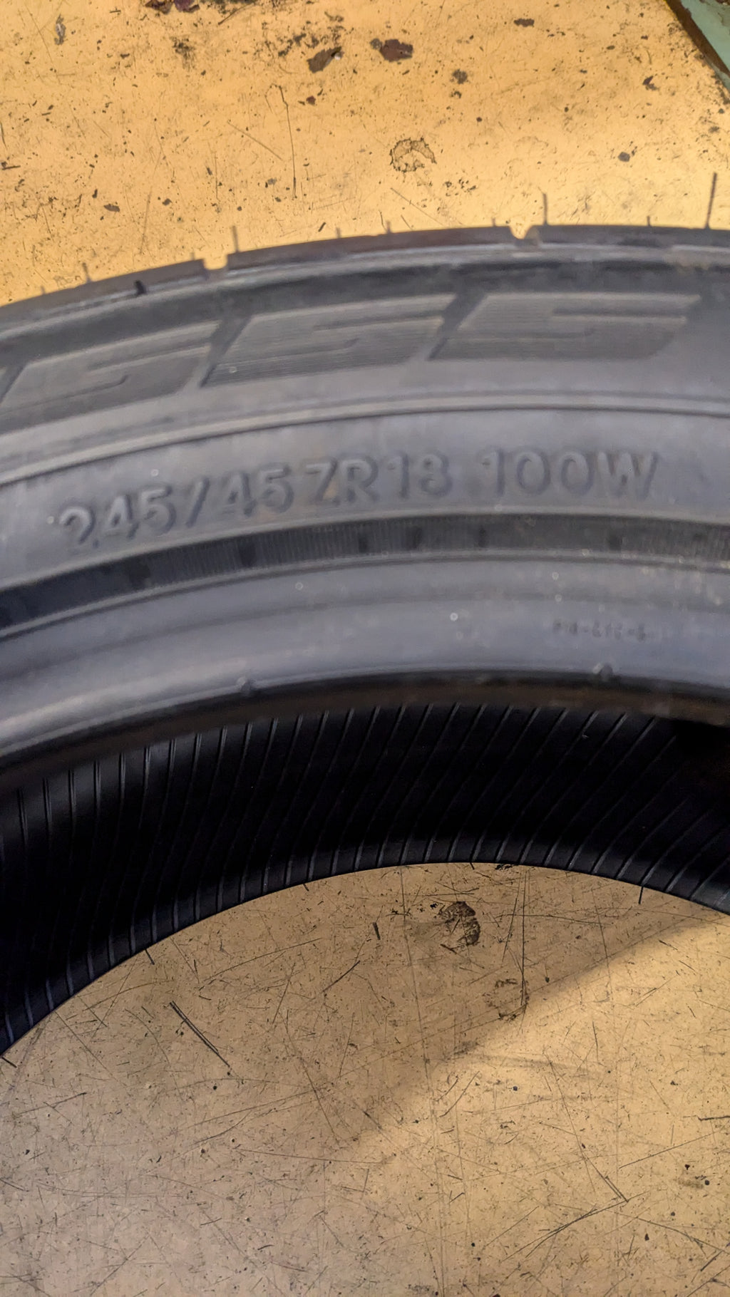 NITTO NT555 G2 BSW P 245 45 18 100W XL UHP TIRE 211130