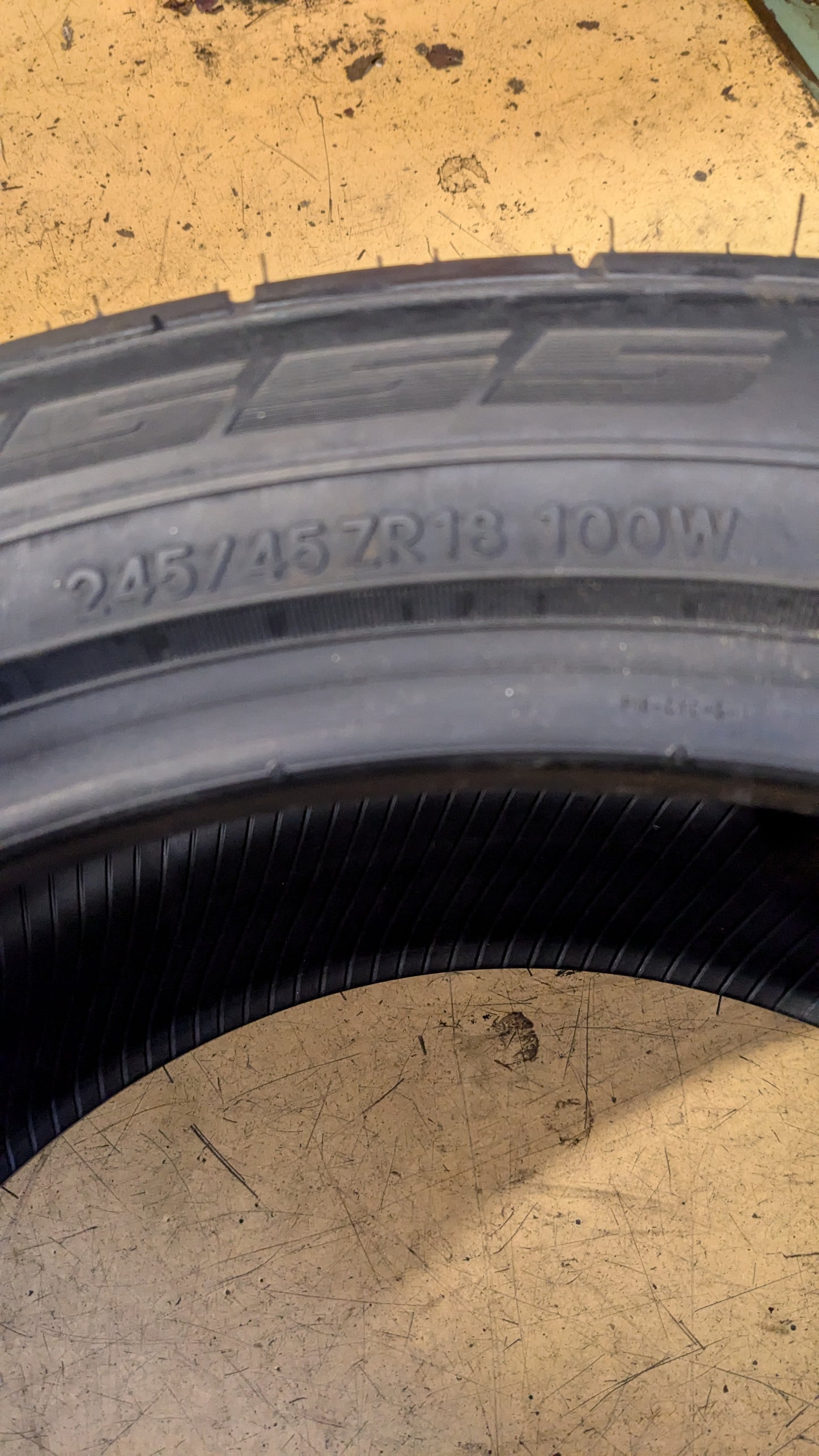 NITTO NT555 G2 BSW P 245 45 18 100W XL UHP TIRE 211130