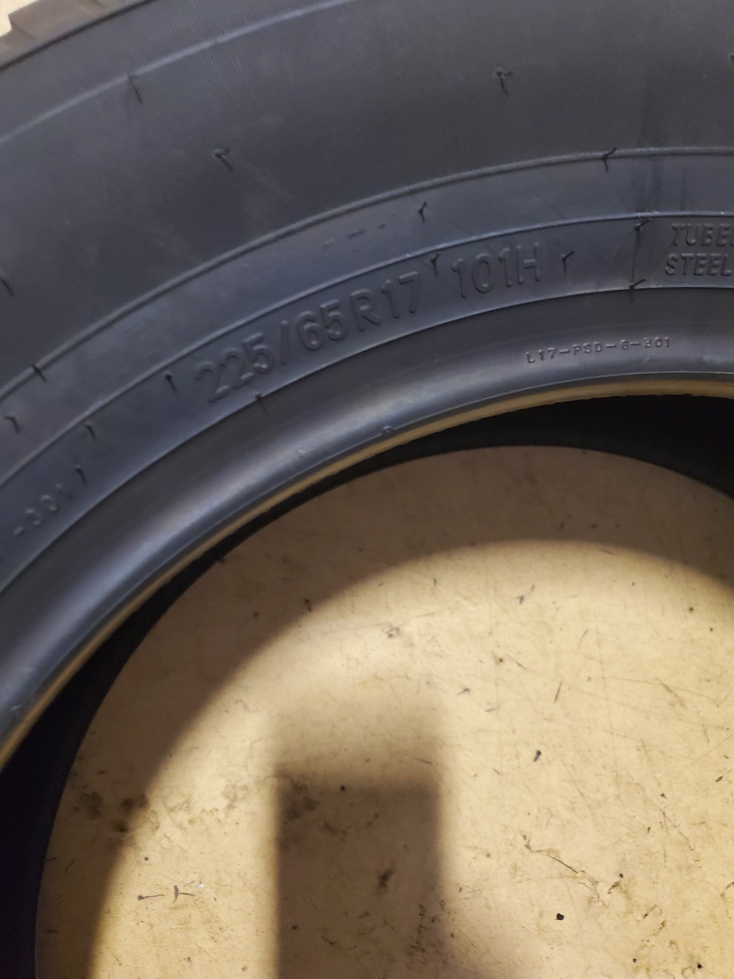 NOS TOYO OPEN COUNTRY A20 BSW P 225 65 17 101H ALL SEASON TIRE 300780