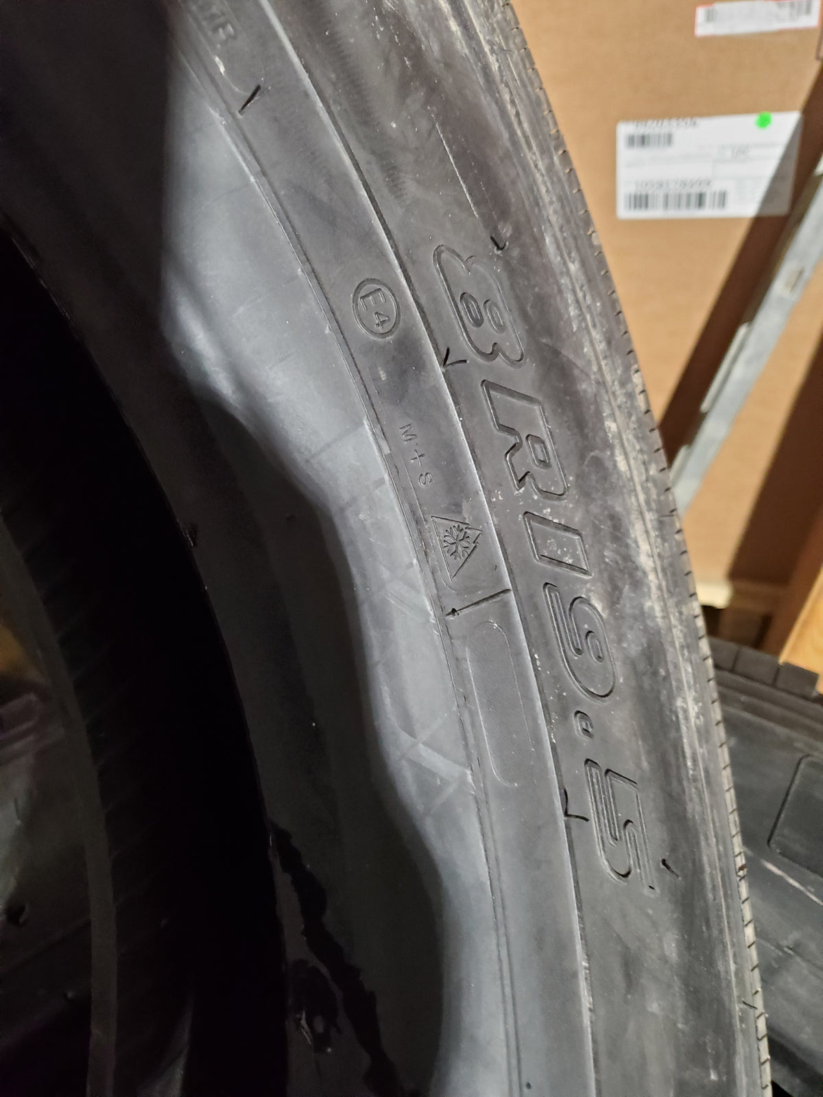 THUNDERER RA 401 BSW LT 8 19.5 124/122L 12PLY ALL POSITION TIRE TH9008