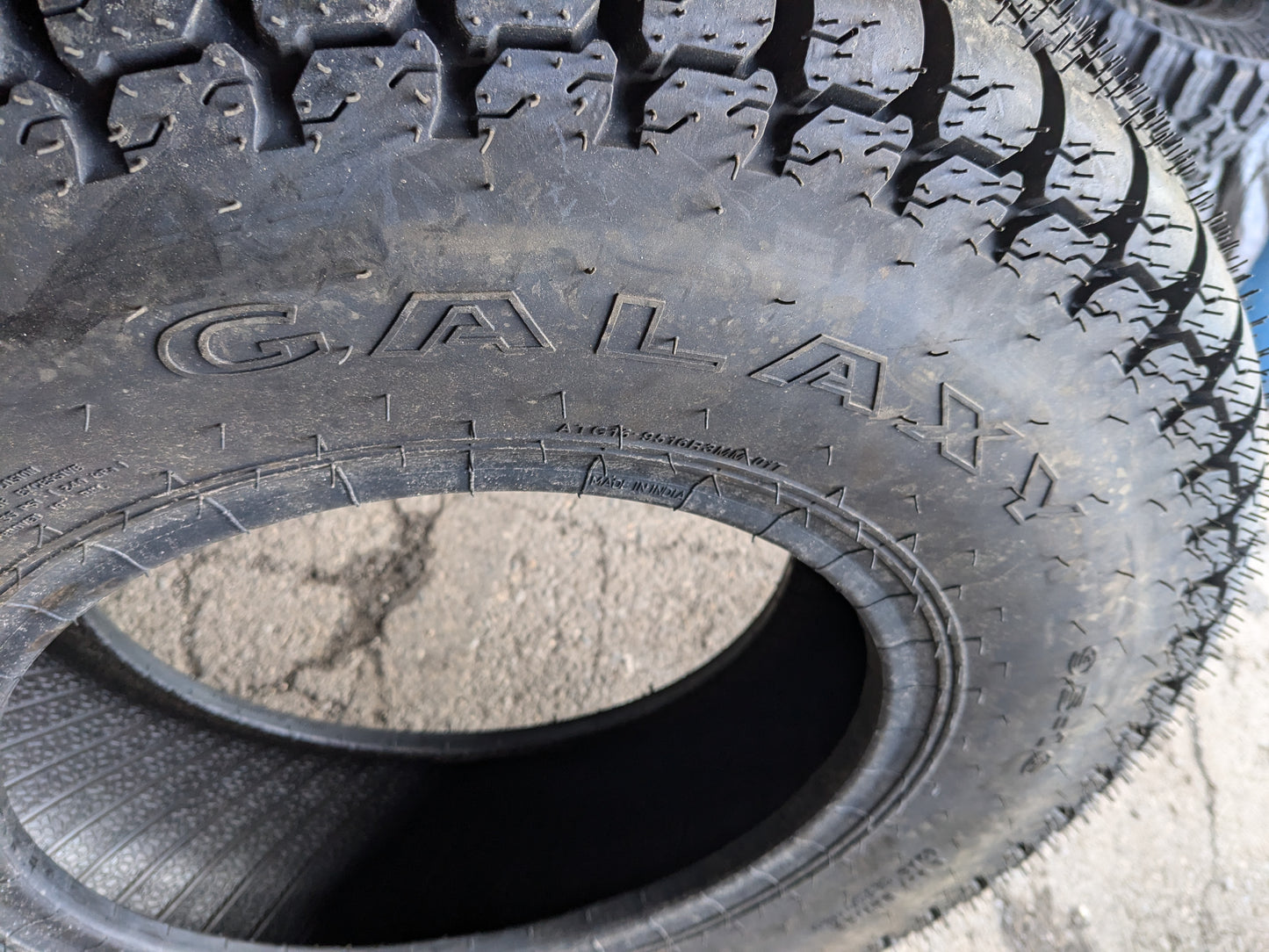 GALAXY MIGHTY MOW R-3 BSW  9.5 16 92AB 6 PLY LAWN TIRE 135223