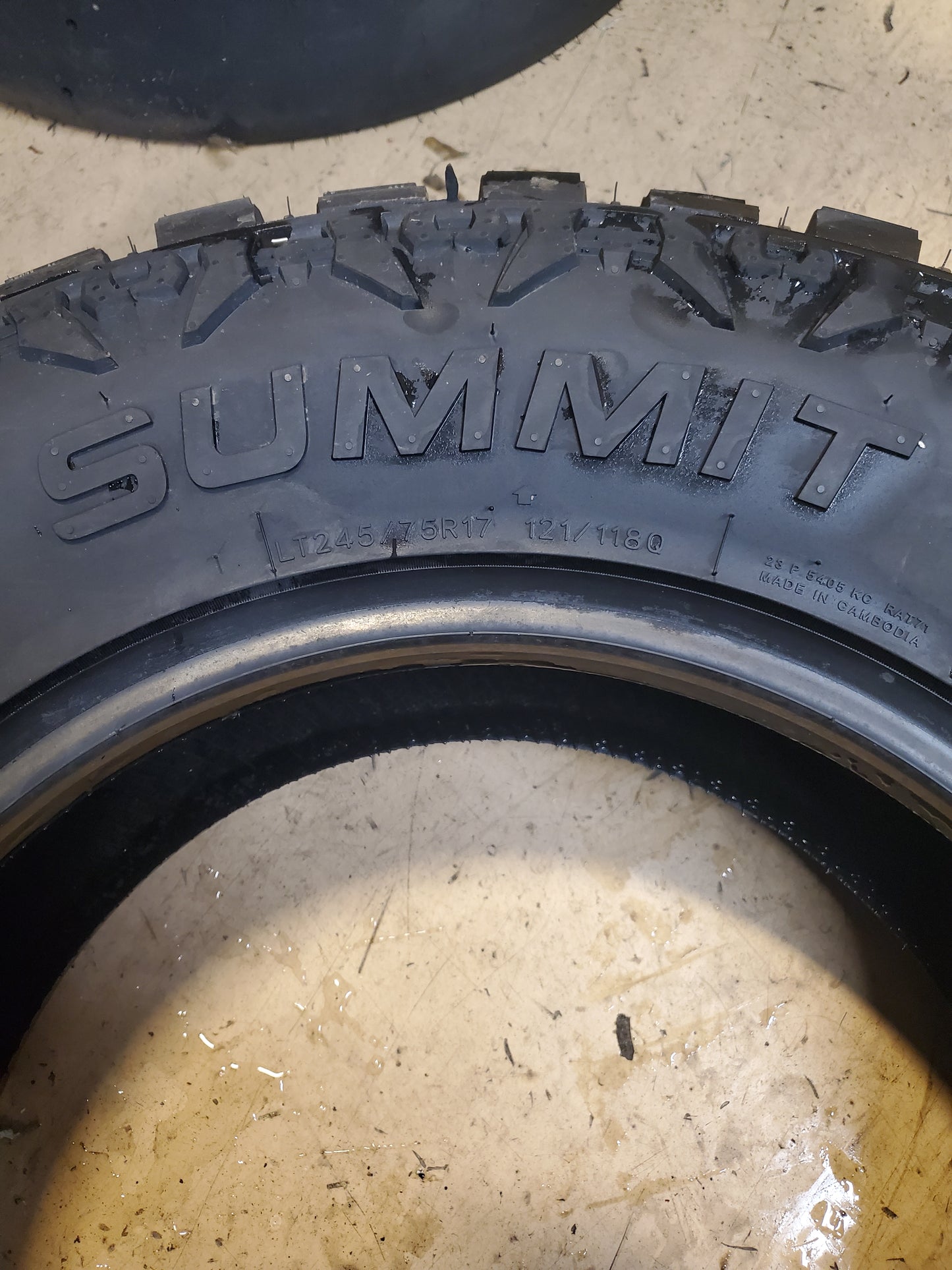 SUMMIT TRAIL CLIMBER RT BSW LT 245 75 17 121/118Q 10PLY RUGGED TERRAIN 1600705