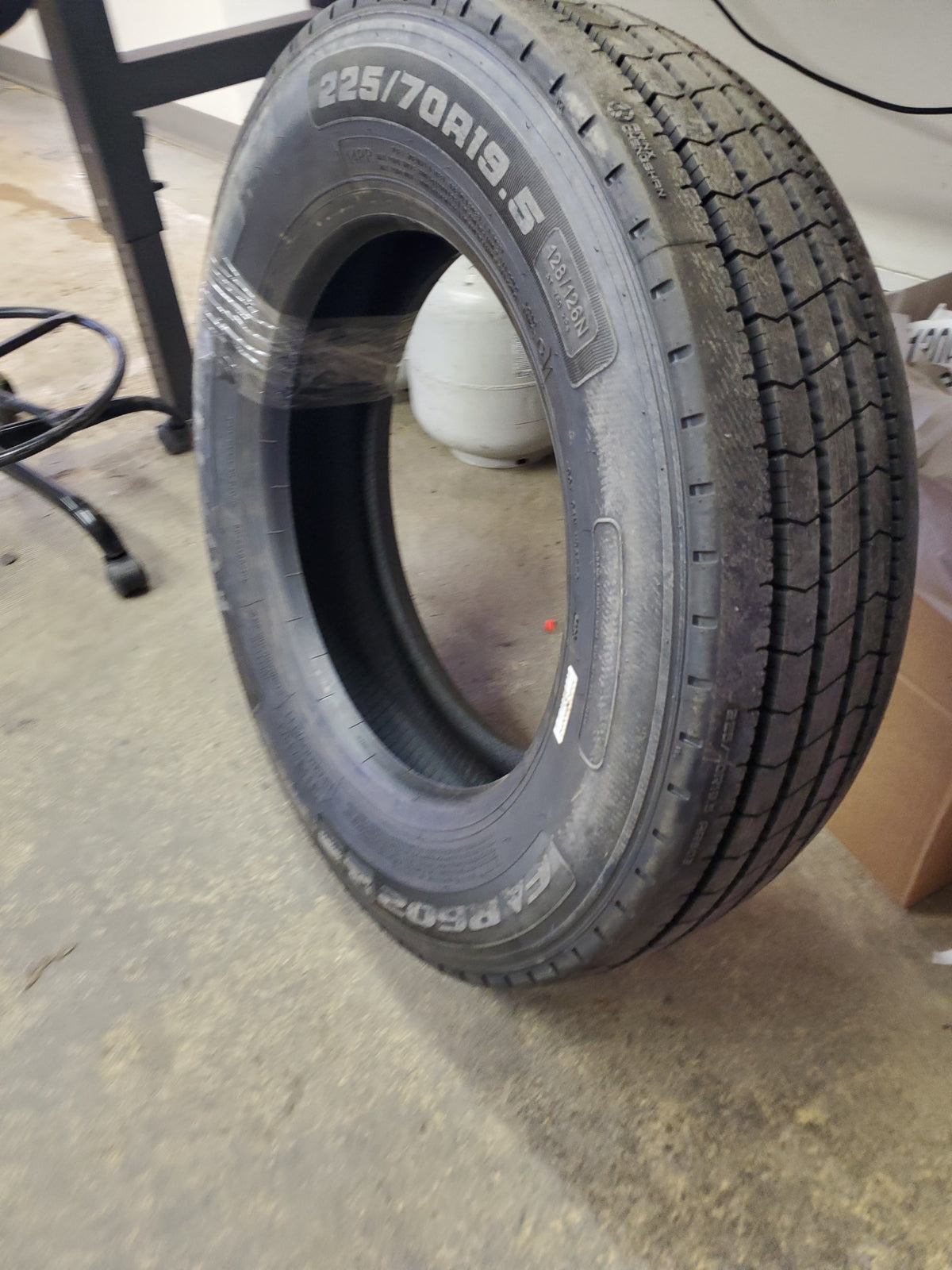 FORTUNE FAR602 BSW  225 70 19.5 128/126N 14PLY ALL POSITION TIRE 2511032602