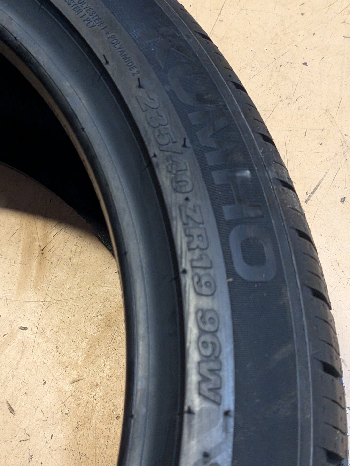 KUMHO MAJESTY SOLUS 9 TA91 EV P 235 40 19 96W XL ALL SEASON TIRE 2322333