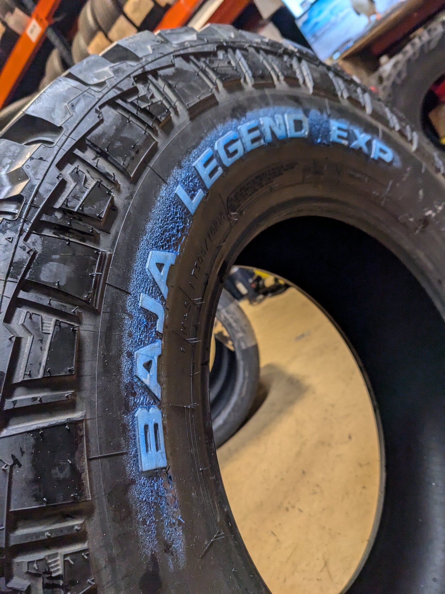 MICKEY THOMPSON BAJA LEGEND EXP RWL LT 305 70 18 126/123Q LRE 10PLY ALL TERRAIN TIRE 331083003