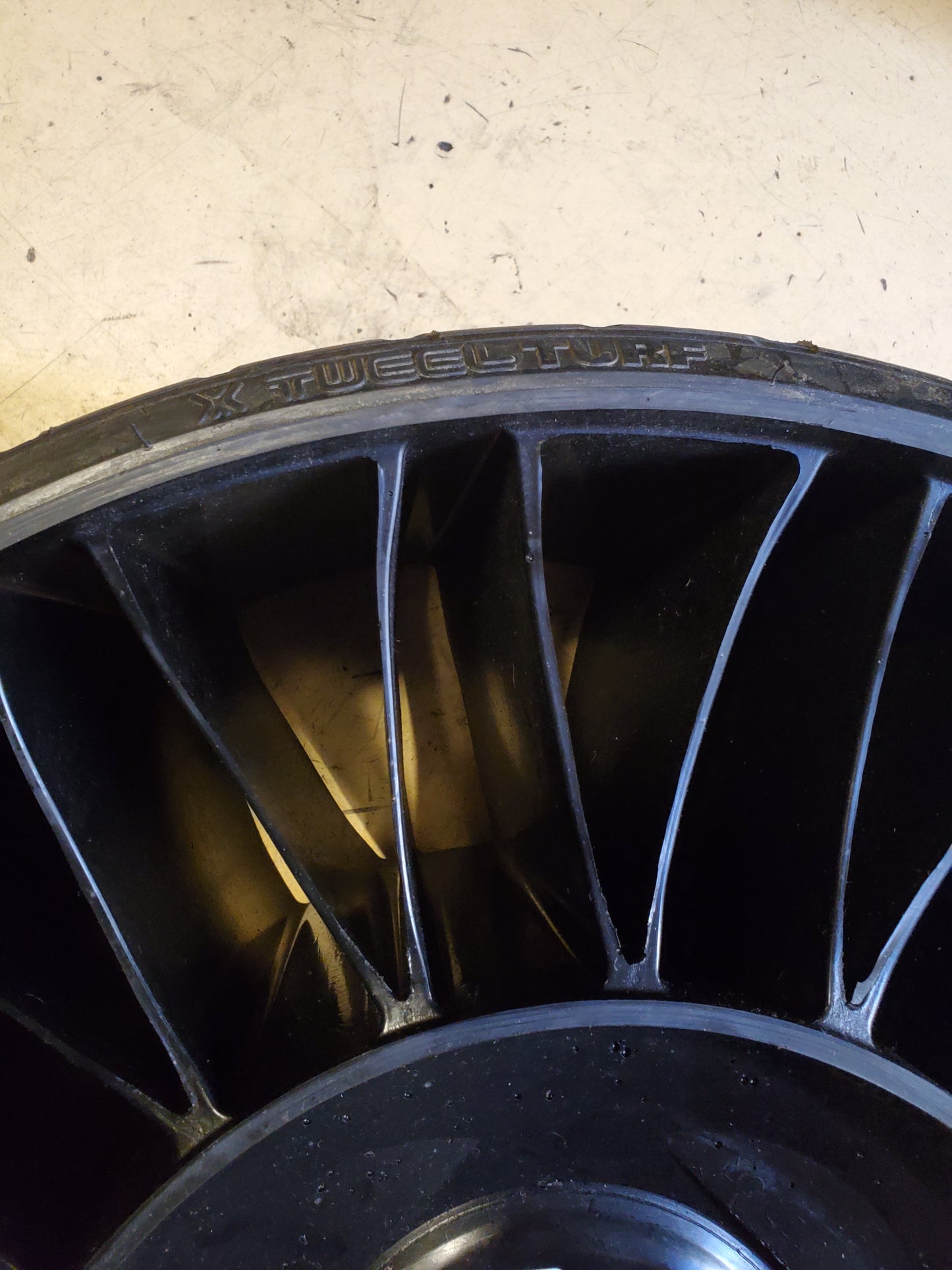 MICHELIN X TWEEL TURF BSW 26 12 12 4-4 XL TRACTOR TWEEL TIRE 08189