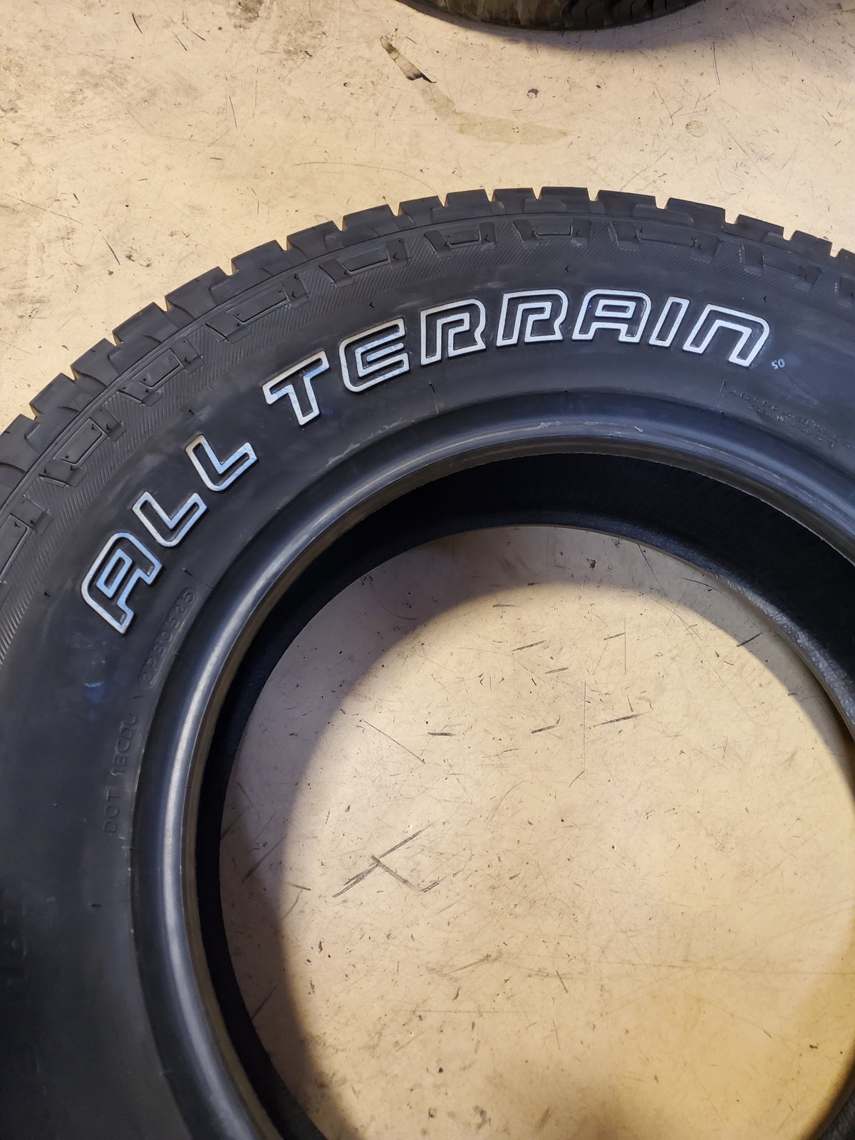 PATHFINDER ALL TERRAIN OWL PATHFINDER 275 65 18 116T TIRE 1019817