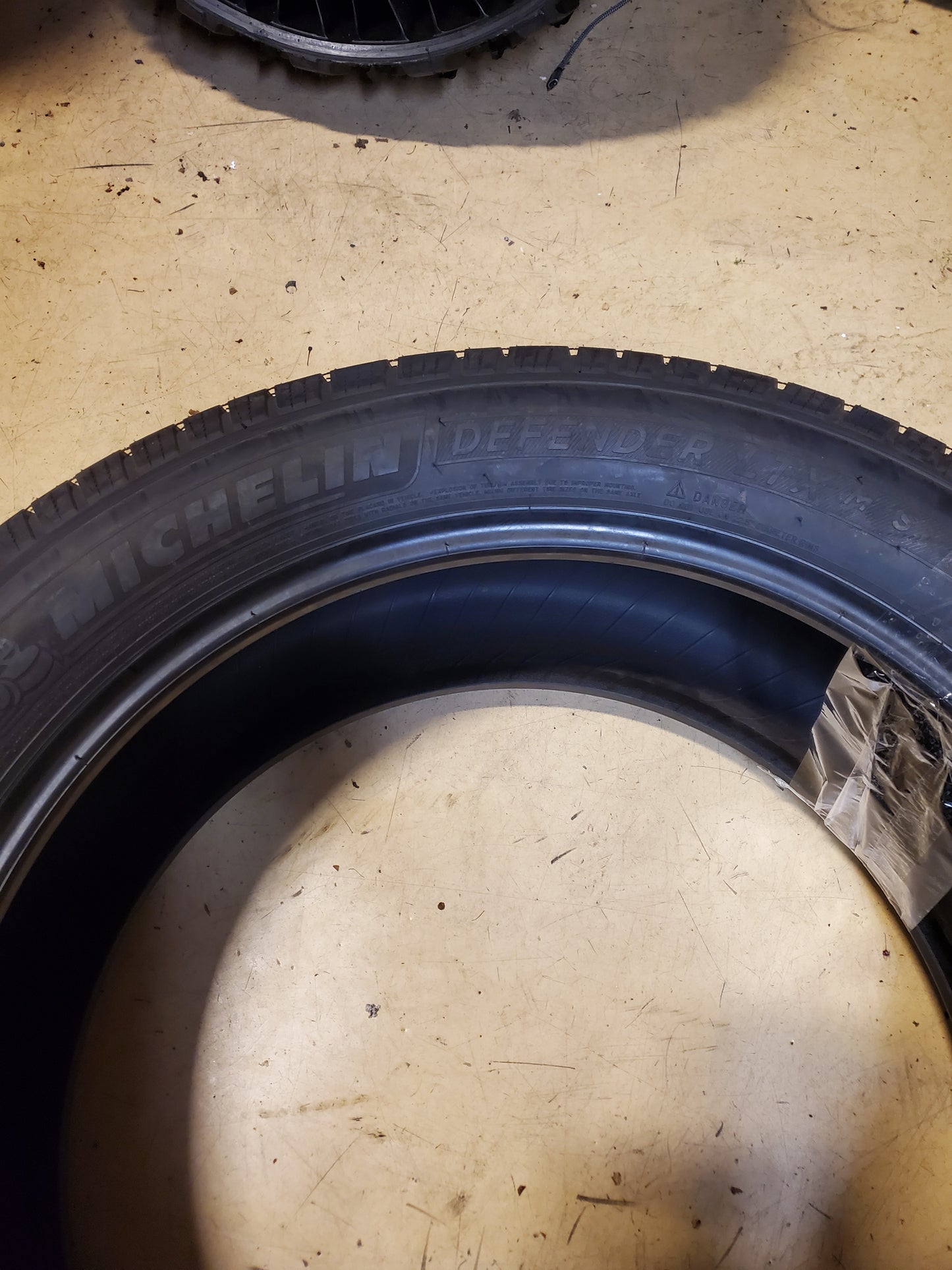 MICHELIN DEFENDER LTX M/S BSW P 305 45 22 118H XL ALL SEASON TIRE 06773