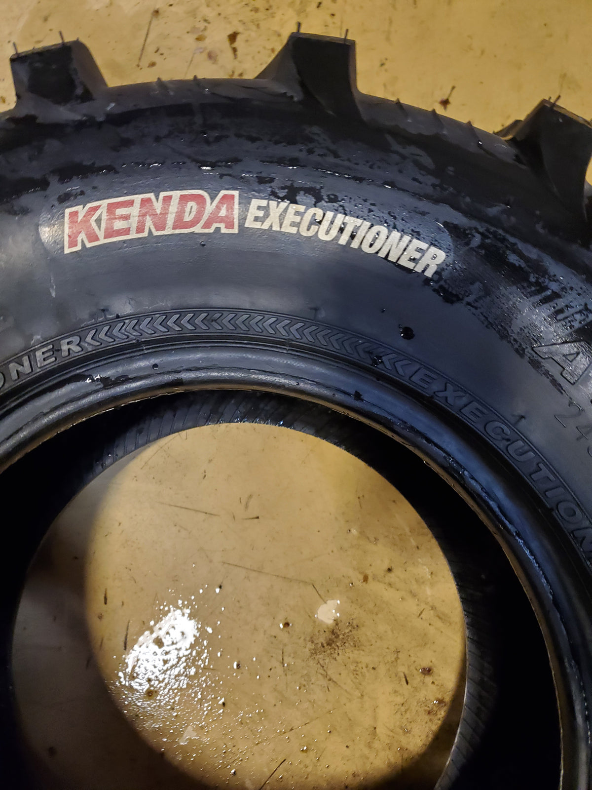 NOS KENDA EXECUTIONER BSW AT 27 10 12 6PLY ATV/UTV TIRE 8538129BC1