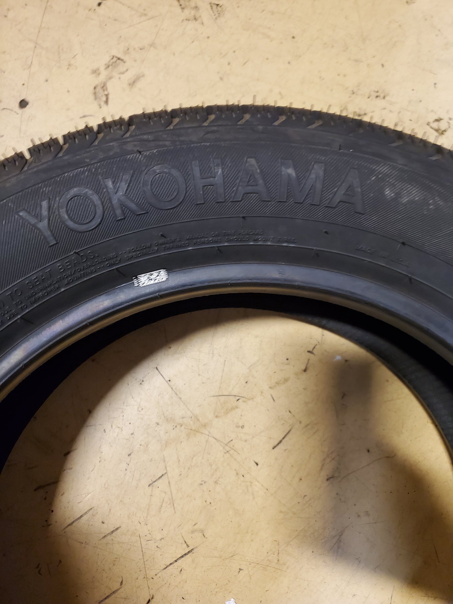 YOKOHAMA AVID TOURING-S BSW P 185 60 15 84T ALL SEASON TIRE 110131805