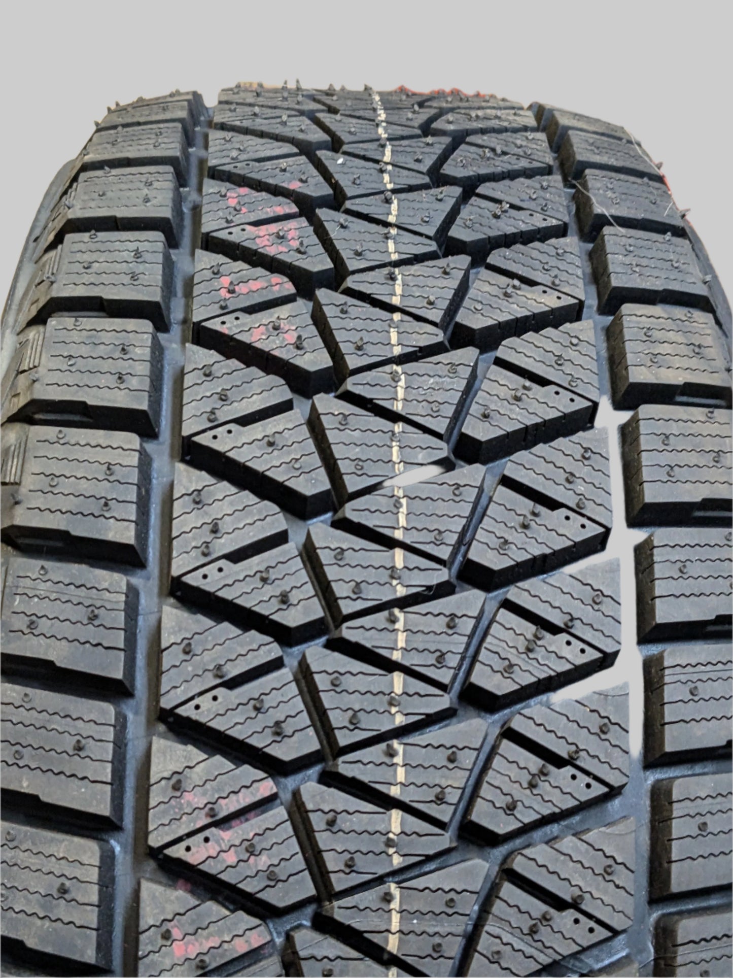 BRIDGESTONE BLIZZAK DM-V2 P 225 60 17 99S SNOW WINTER TIRES 004300
