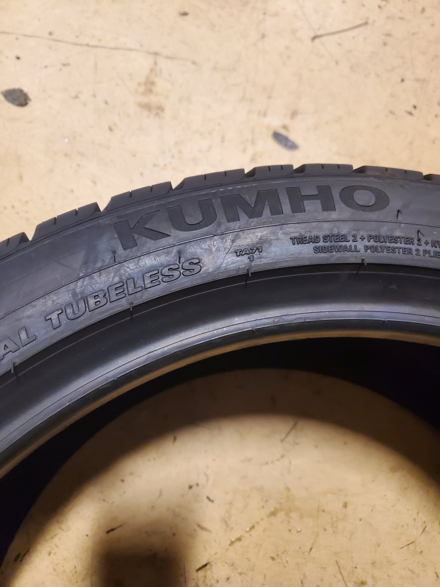 2 KUMHO SOLUS TA71 BSW P 245 40 18 97W XL ALL SEASON TIRE 2169783