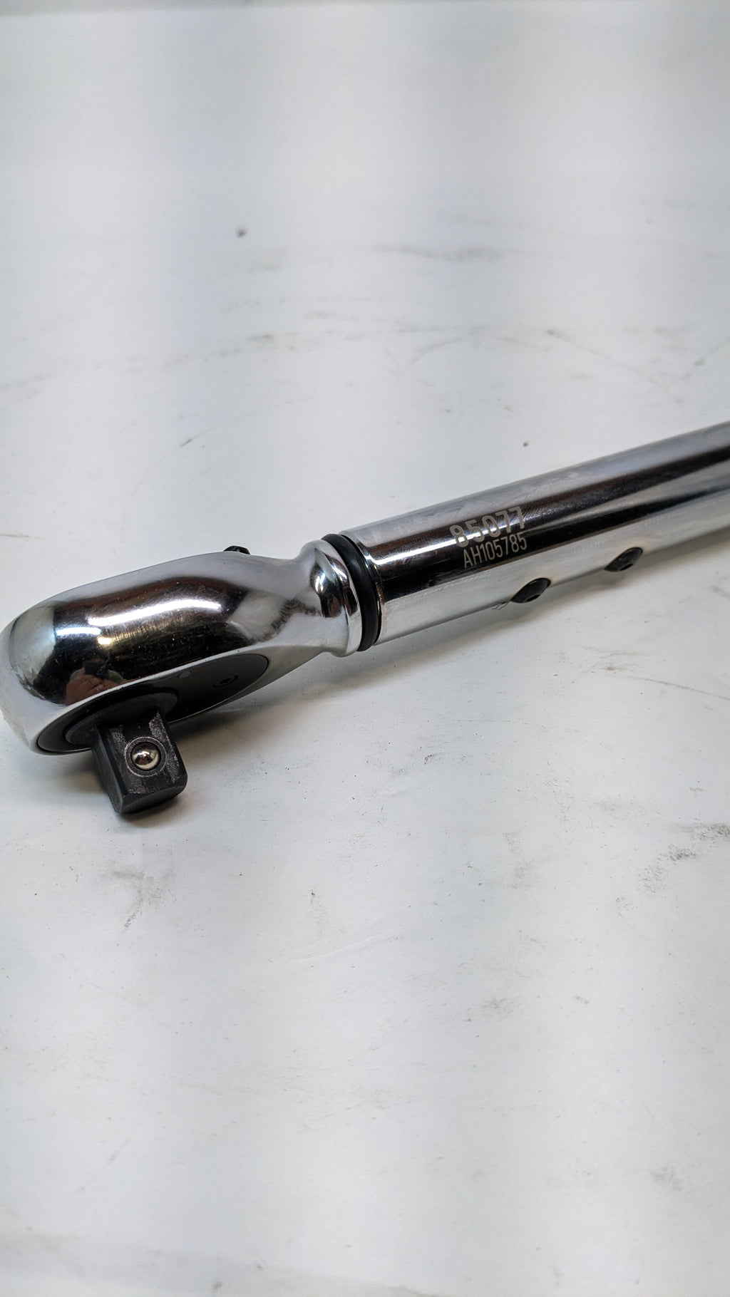 GEARWRENCH 1/2" DRIVE ELECTRONIC TORQUE WRENCH 25-250 FT/LBS 85077