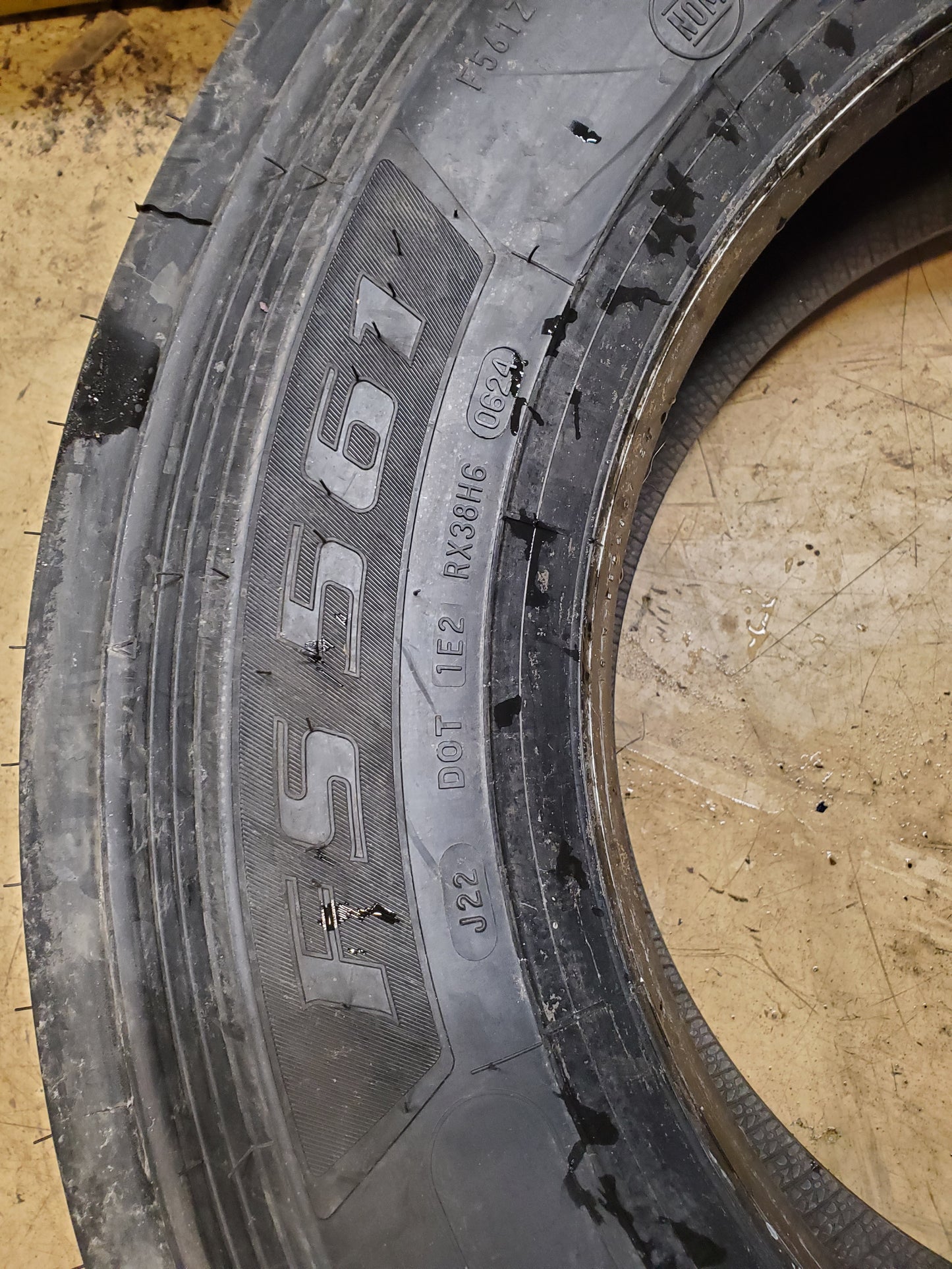 (KSL ONLY) FIRESTONE FS561 BSW  245 70 19.5 133/131L 14PLY STEER TIRE 248477