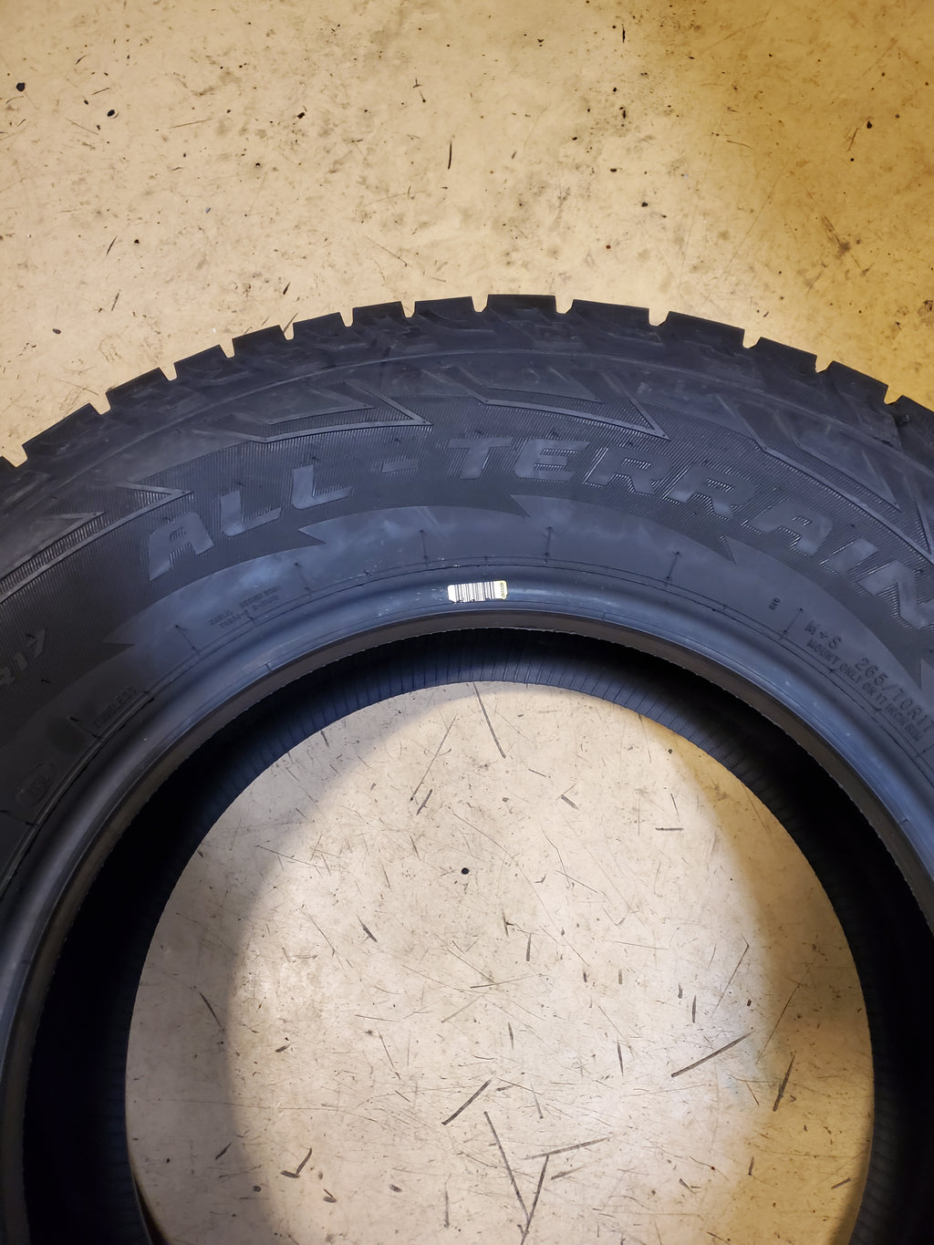 COOPER DISCOVERER ALL-TERRAIN BSW P 265 70 17 115T  TIRE 261754