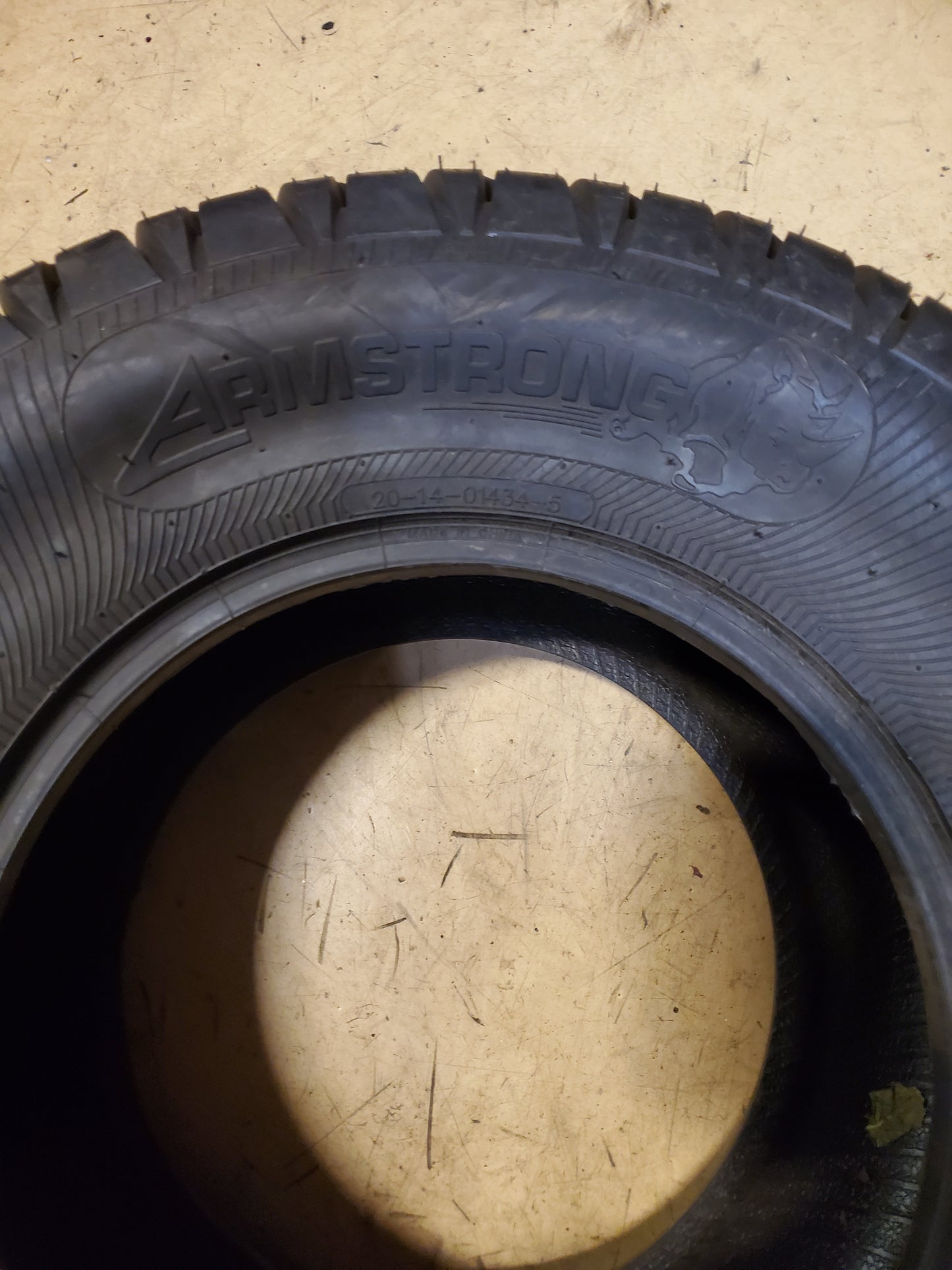 OTR ARMSTRONG ZERO-T BSW  24 10.5 12 4PLY LAWN TIRE T1330424105012