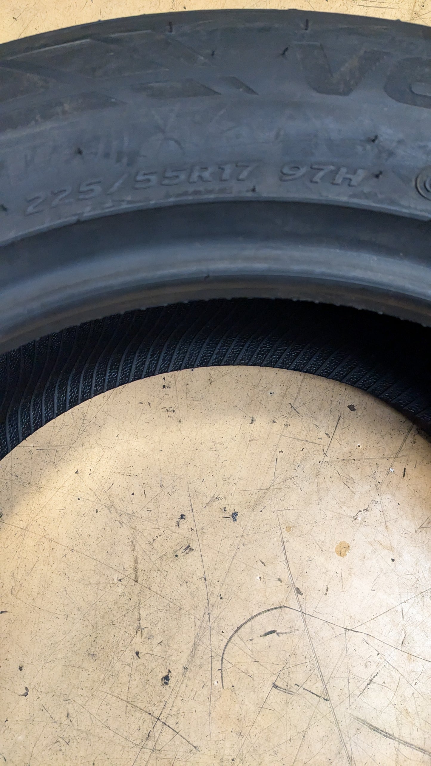 NOS HANKOOK VENTUS S1 NOBLE 2 BSW P 255 55 17 97H UHP ALL SEASON TIRE 1015312